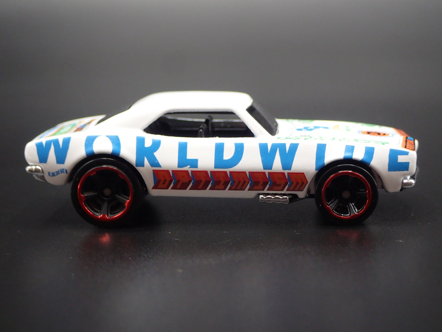 1967 67 CHEVY CHEVROLET CAMARO 1:64 SCALE COLLECTIBLE DIORAMA DIECAST MODEL CAR