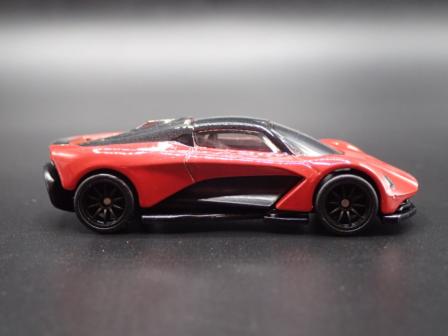 2019 19 ASTON MARTIN VALHALLA CONCEPT PROTOTYPE RED 1/64 SCALE DIECAST MODEL CAR