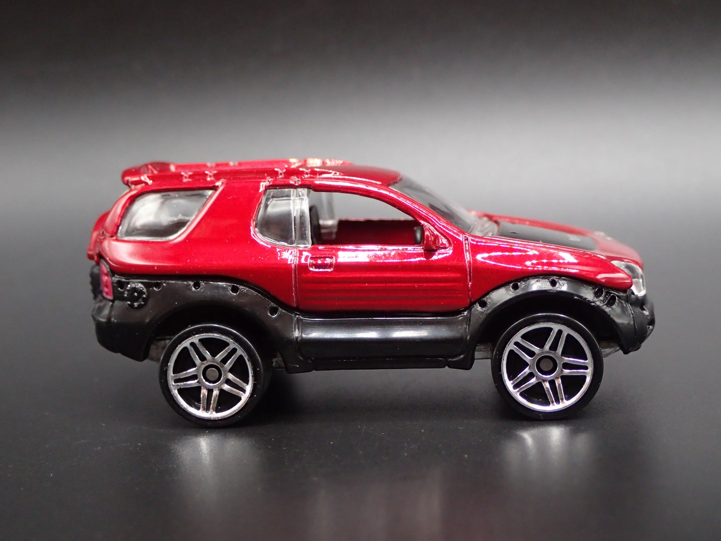 1997-2001 ISUZU VEHICROSS SUV 1:64 SCALE COLLECTIBLE DIORAMA DIECAST MODEL CAR