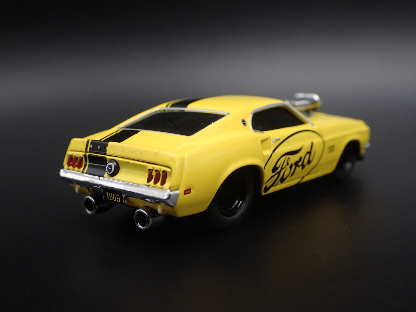 1969 69 FORD MUSTANG BOSS 429 FASTBACK RARE 1/64 SCALE DIORAMA DIECAST MODEL CAR