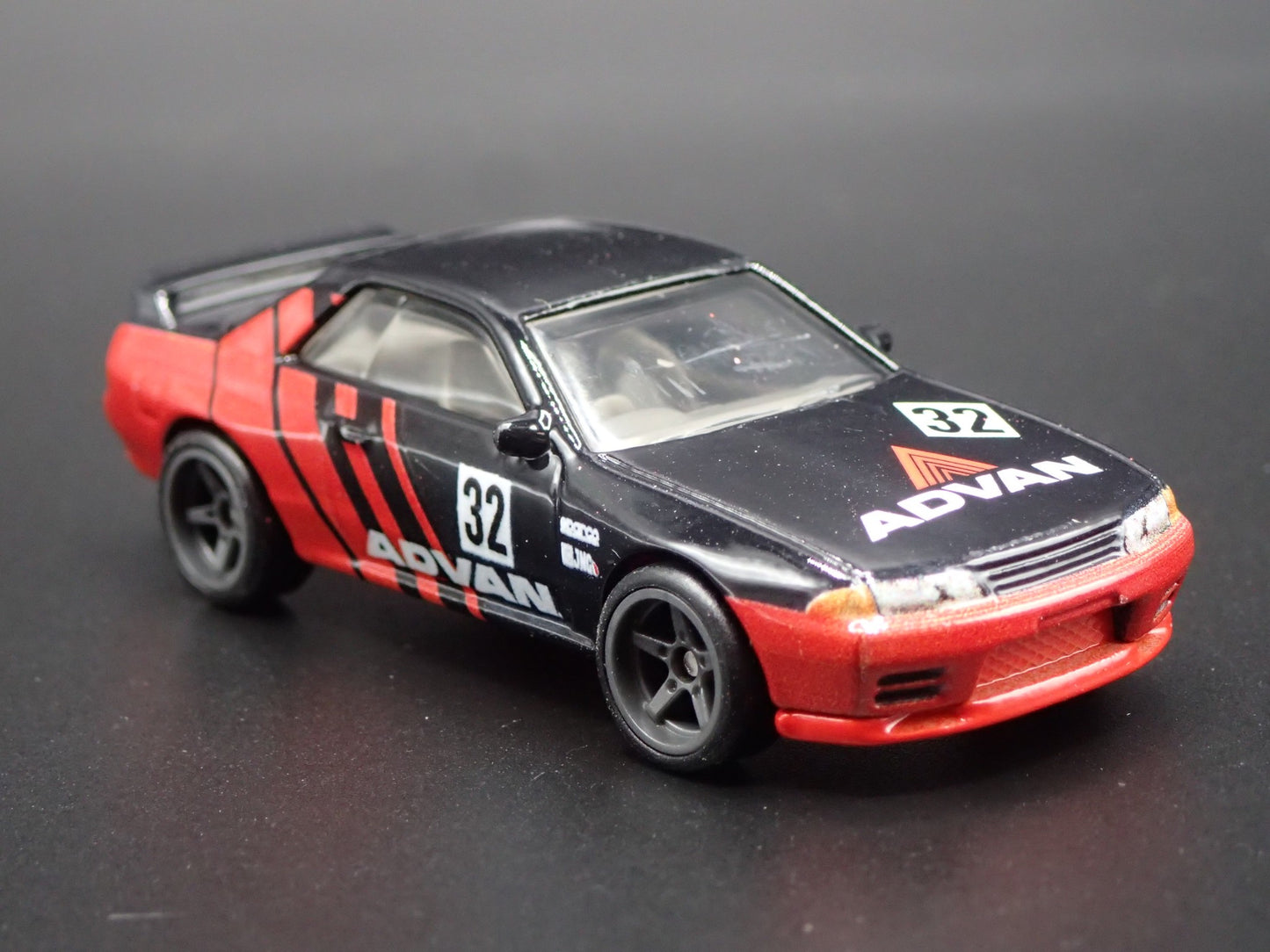 1989-1994 NISSAN SKYLINE GTR R32 BNR32 ADVAN BLACK 1:64 SCALE DIECAST MODEL CAR