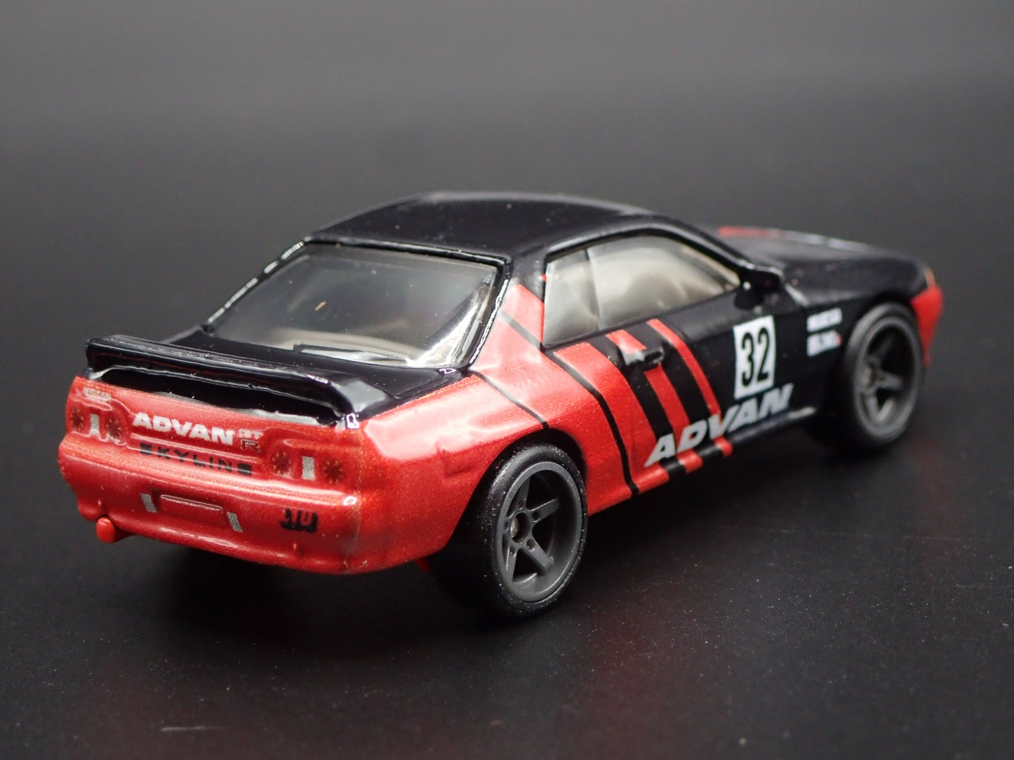 1989-1994 NISSAN SKYLINE GTR R32 BNR32 ADVAN BLACK 1:64 SCALE DIECAST MODEL CAR