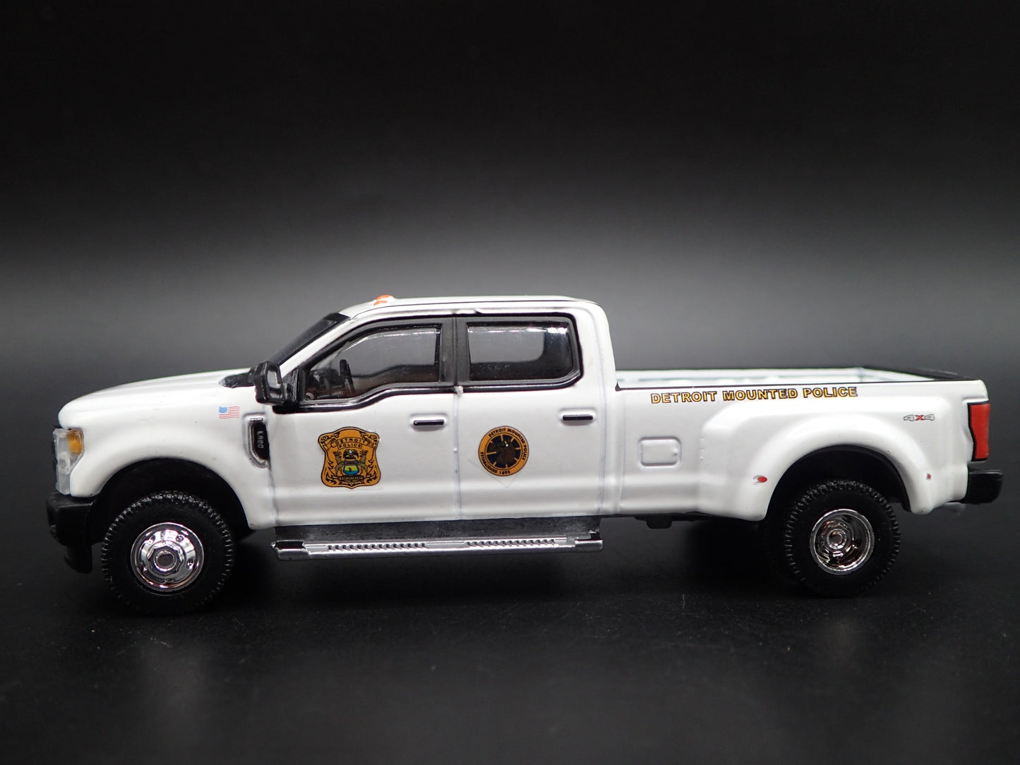 2017 17 FORD F350 DUALLY DETROIT MICHIGAN POLICE 1:64 SCALE DIECAST MODEL CAR