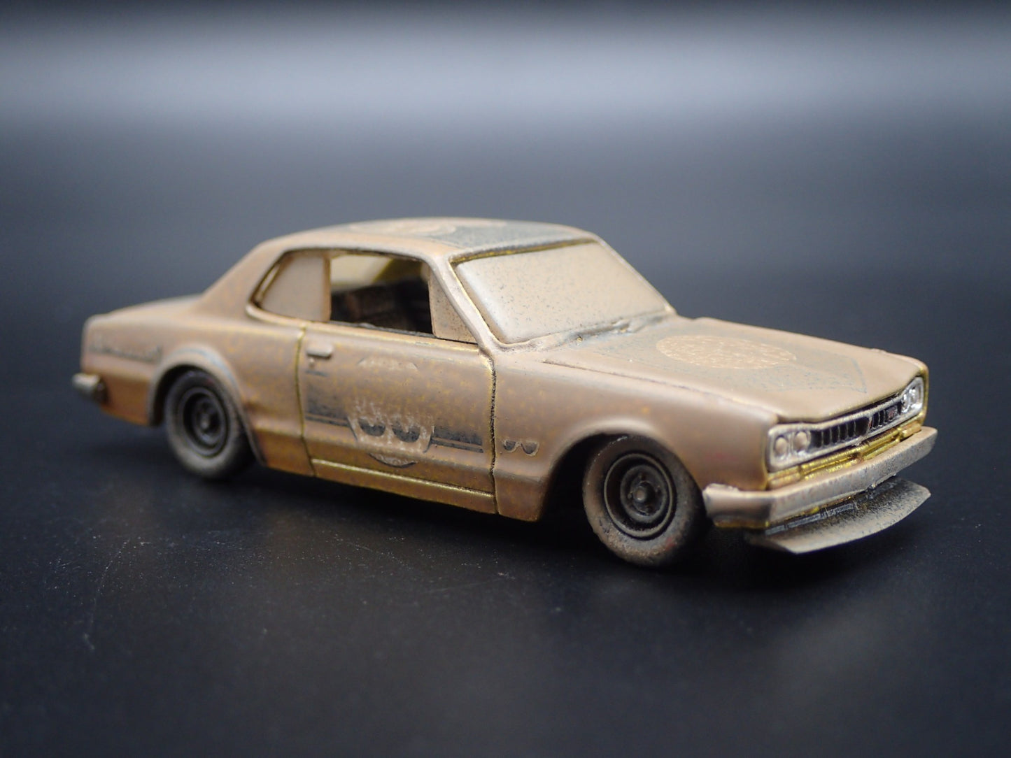 1971 NISSAN SKYLINE GTR MOONEYES CUSTOM BARN FIND 1:64 SCALE DIECAST MODEL CAR