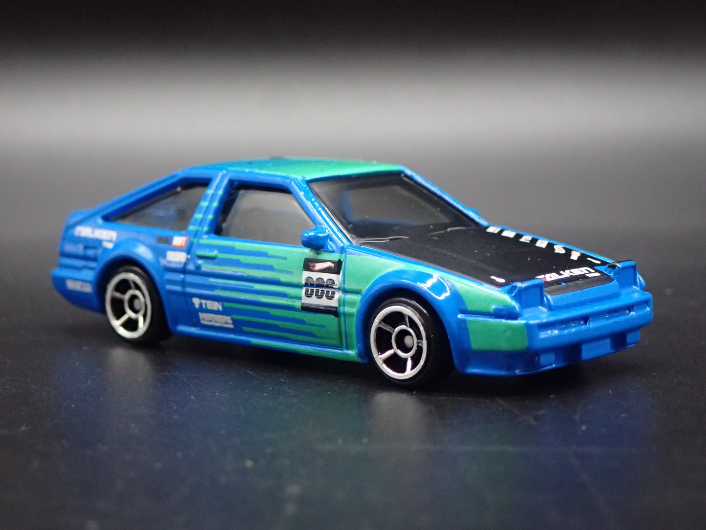 1983-1987 TOYOTA AE86 COROLLA FALKEN TIRES 1/64 SCALE DIORAMA DIECAST MODEL CAR