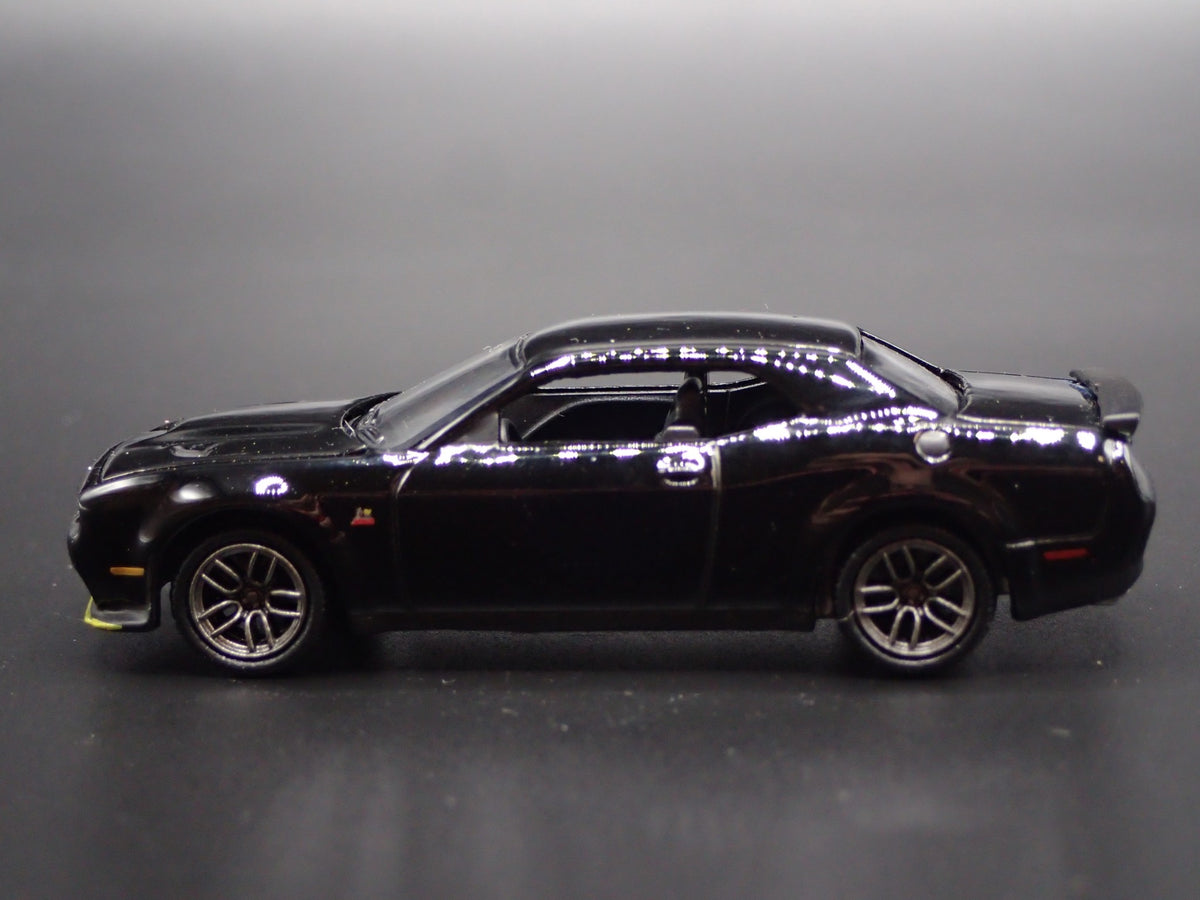 2019 19 DODGE CHALLENGER RT SCAT PACK RARE 1/64 SCALE DIORAMA DIECAST MODEL CAR-Burning Rubber Toy Company