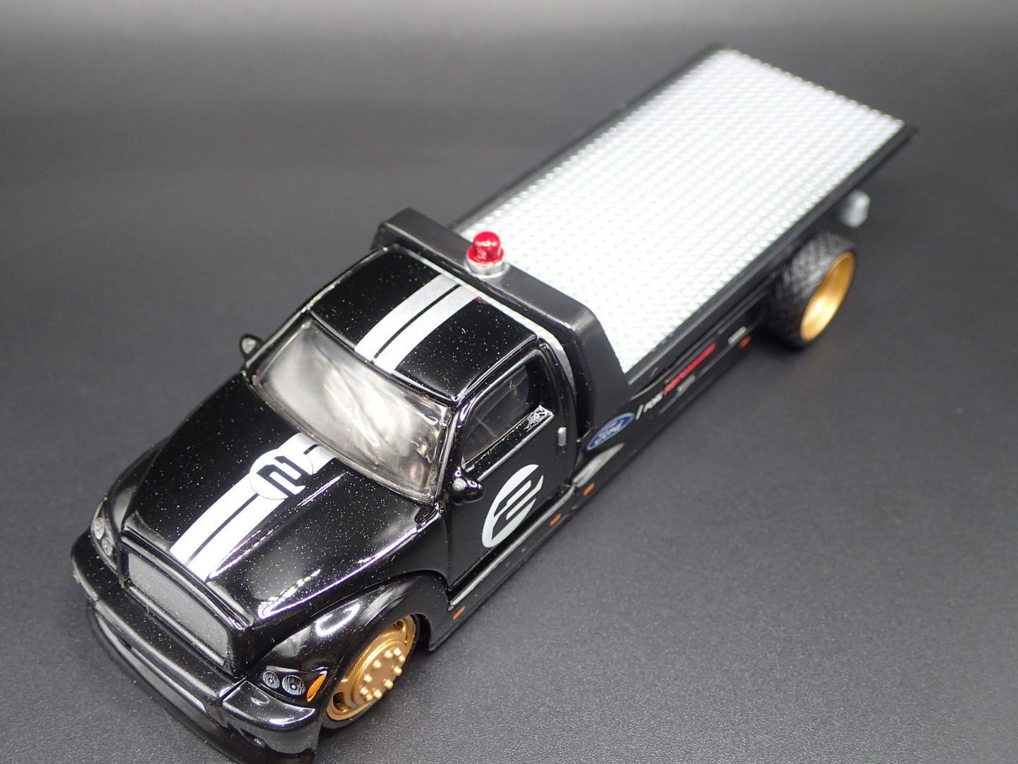 MODERN CUSTOM FLATBED CAR HAULER FORD BLACK 1:64 SCALE DIORAMA DIECAST MODEL CAR