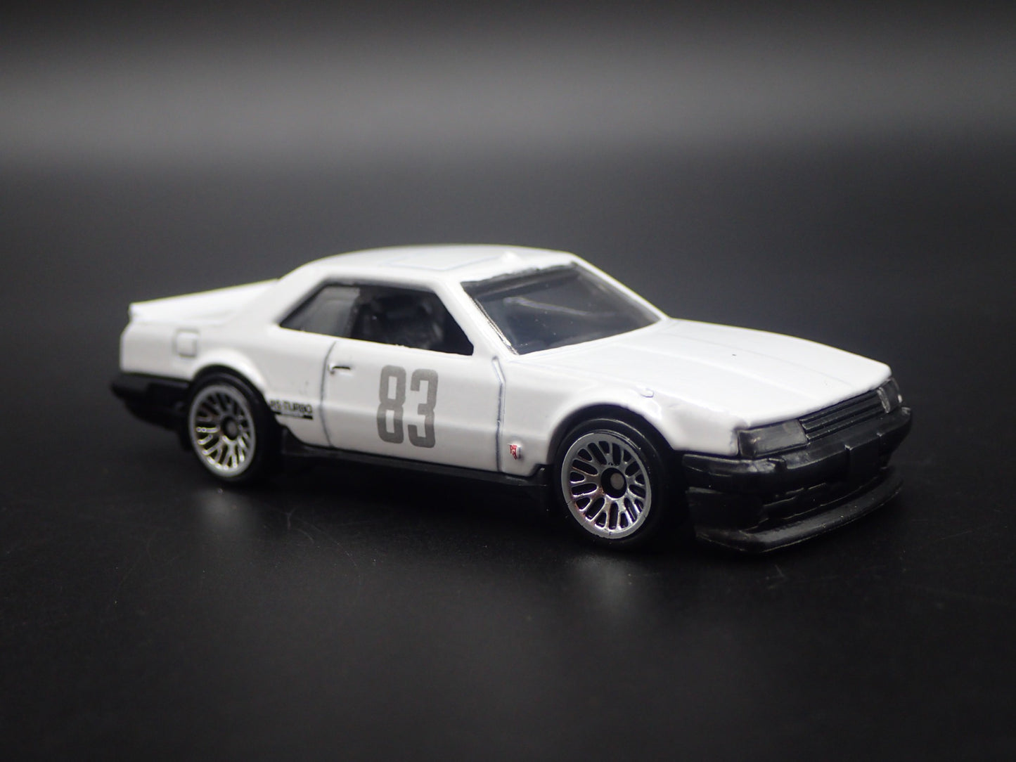 1981-1985 NISSAN SKYLINE 2000 TURBO RS KDR30 WHITE 1:64 SCALE DIECAST MODEL CAR
