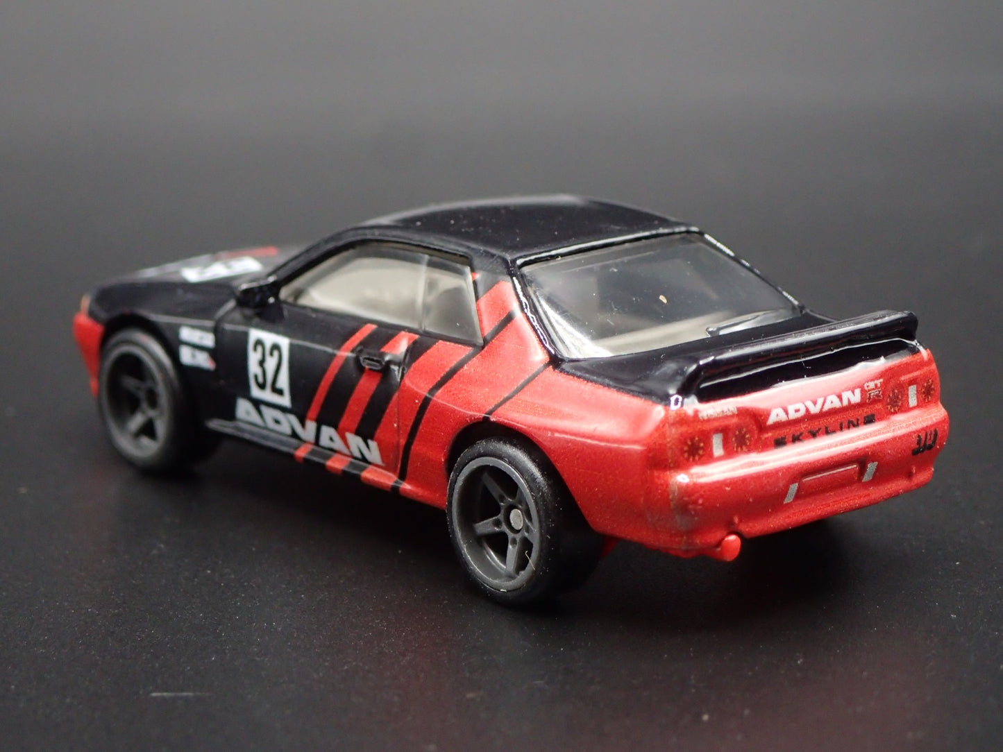1989-1994 NISSAN SKYLINE GTR R32 BNR32 ADVAN BLACK 1:64 SCALE DIECAST MODEL CAR