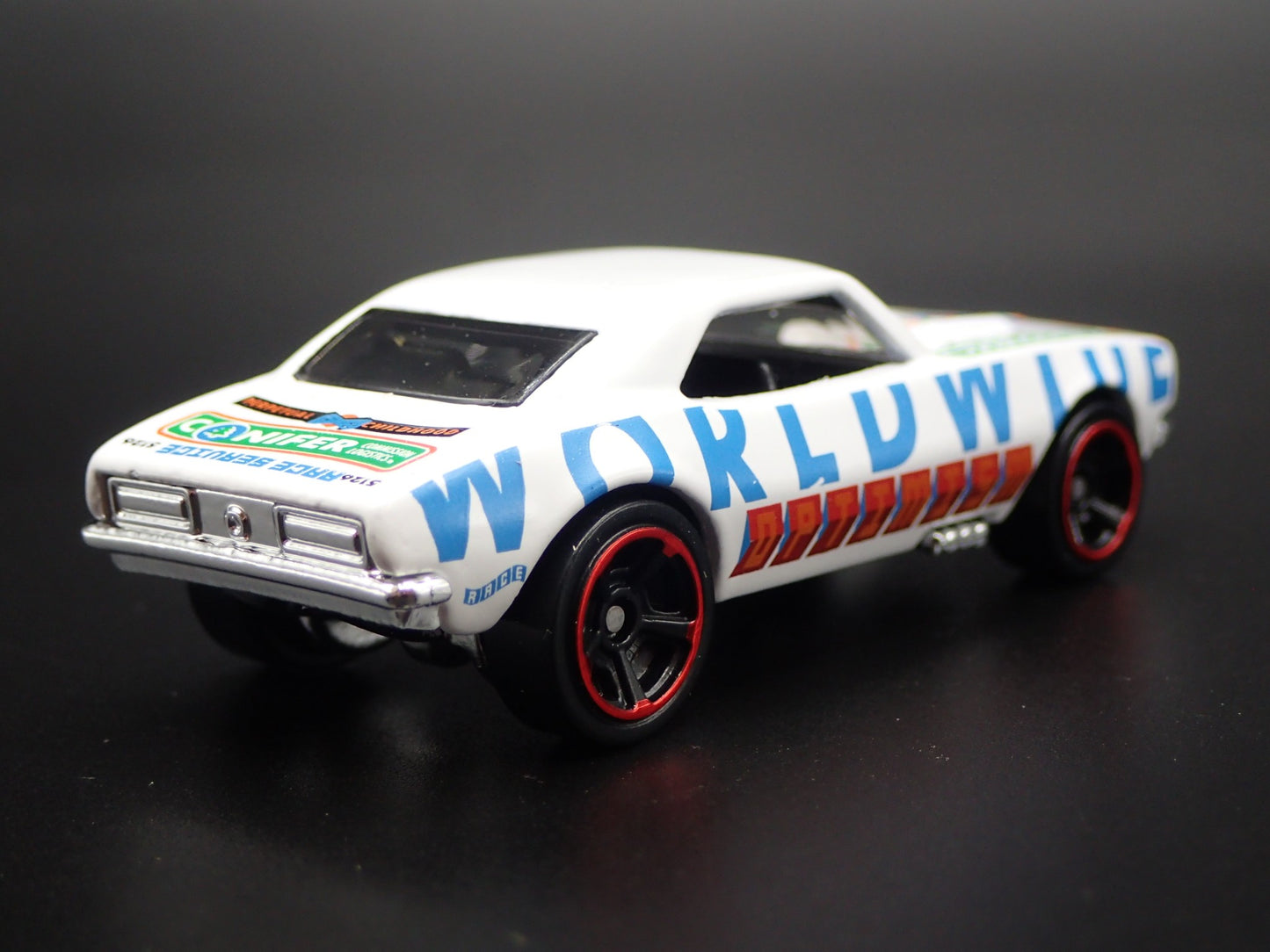 1967 67 CHEVY CHEVROLET CAMARO 1:64 SCALE COLLECTIBLE DIORAMA DIECAST MODEL CAR