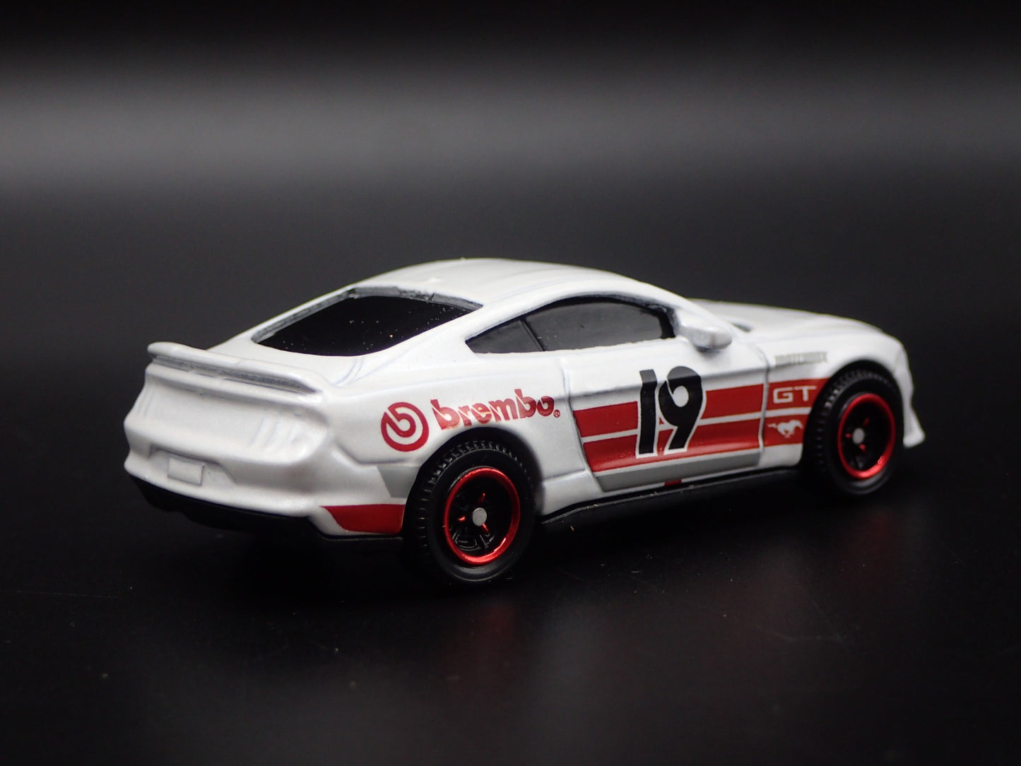 2015-2023 FORD MUSTANG GT COUPE BREMBO 1/64 SCALE COLLECTIBLE DIECAST MODEL CAR