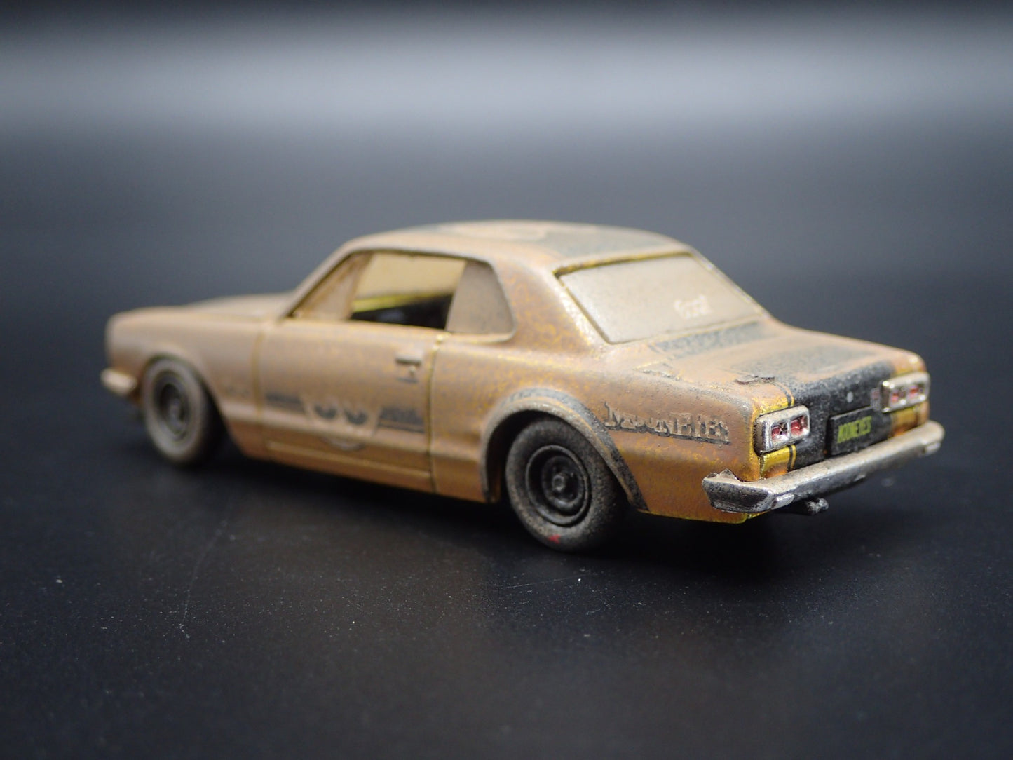 1971 NISSAN SKYLINE GTR MOONEYES CUSTOM BARN FIND 1:64 SCALE DIECAST MODEL CAR