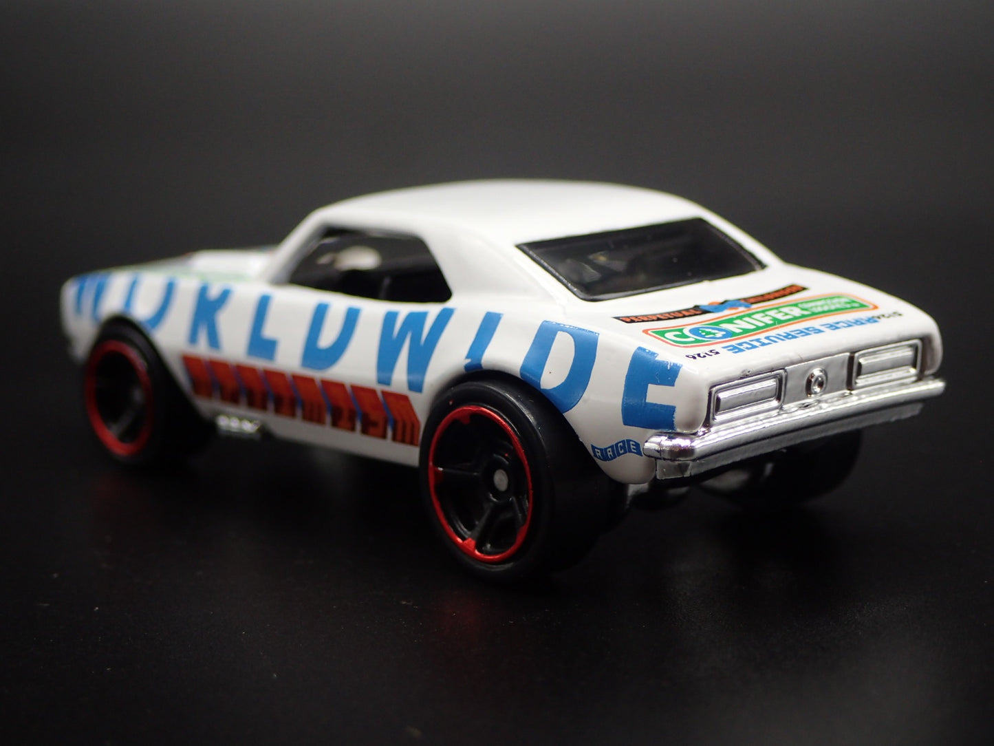 1967 67 CHEVY CHEVROLET CAMARO 1:64 SCALE COLLECTIBLE DIORAMA DIECAST MODEL CAR