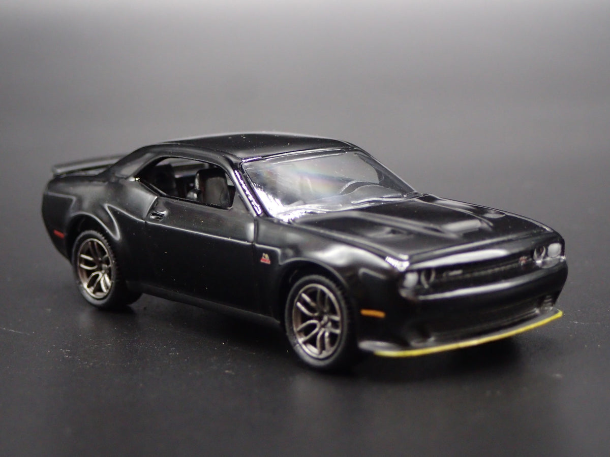 2019 19 DODGE CHALLENGER RT SCAT PACK RARE 1/64 SCALE DIORAMA DIECAST MODEL CAR-Burning Rubber Toy Company