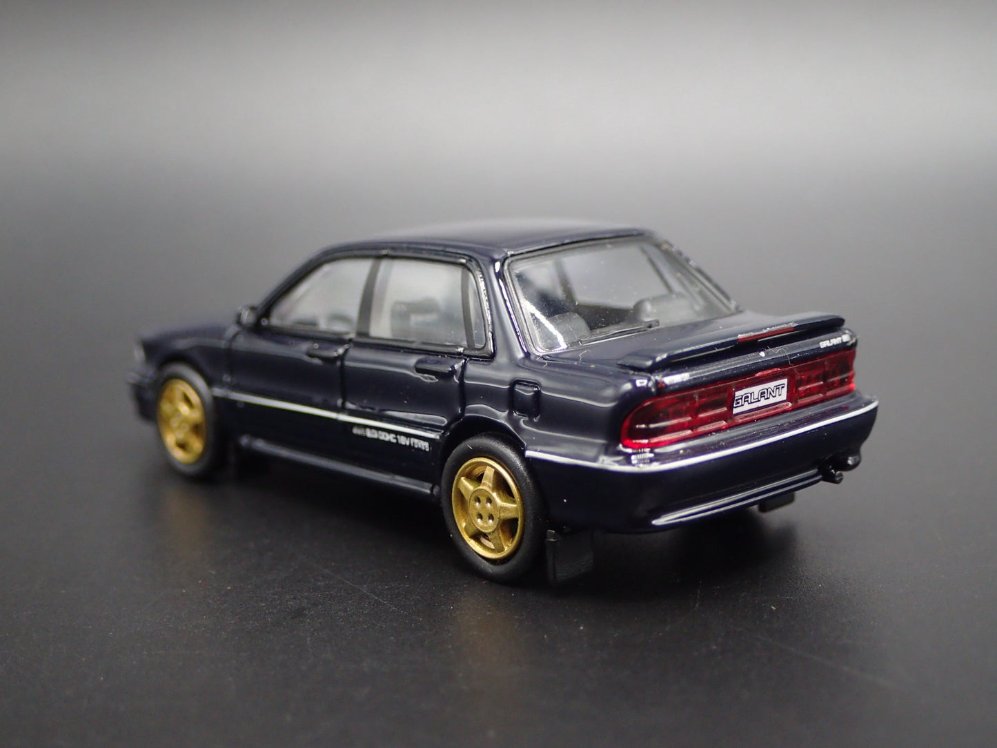 1987-1992 MITSUBISHI GALANT VR4 1:64 SCALE COLLECTIBLE DIORAMA DIECAST MODEL CAR