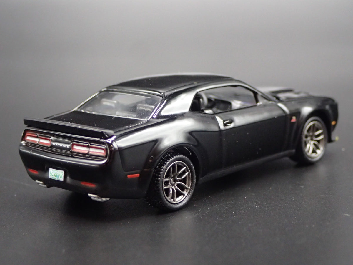 2019 19 DODGE CHALLENGER RT SCAT PACK RARE 1/64 SCALE DIORAMA DIECAST MODEL CAR-Burning Rubber Toy Company