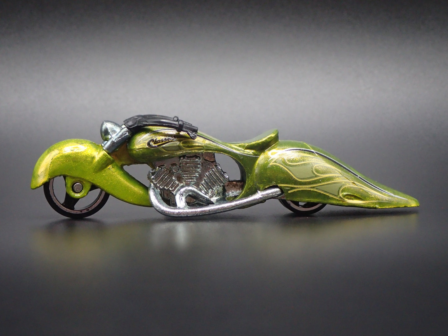 W-OOZIE MOTORCYCLE HOT WHEELS LIME 1:64 HW SCALE DIORAMA DIECAST MODEL CAR