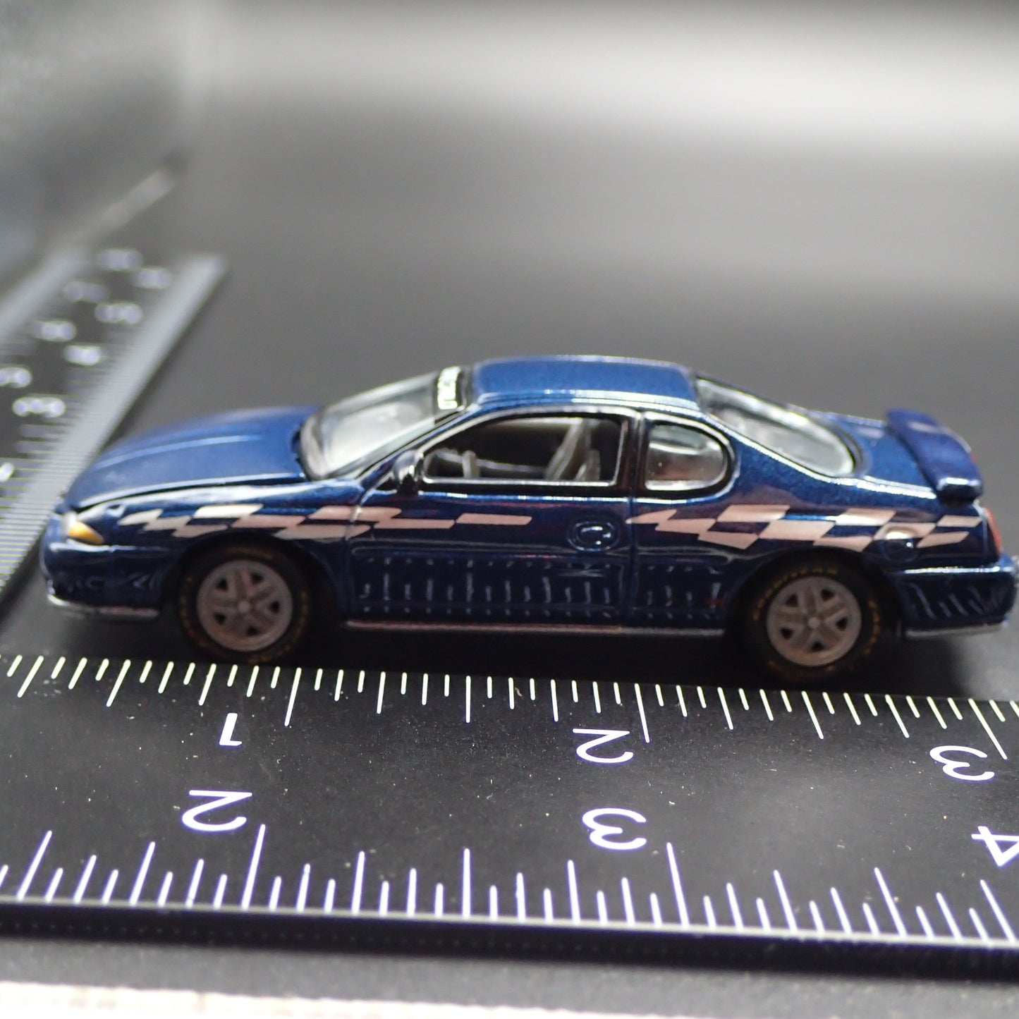 2000 CHEVY CHEVROLET MONTE CARLO PACE CAR 1:64 SCALE DIORAMA DIECAST MODEL CAR