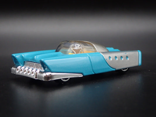 MATTEL DREAM MOBILE RETRO 60'S FUTURE CAR  1:64 SCALE DIORAMA DIECAST MODEL CAR