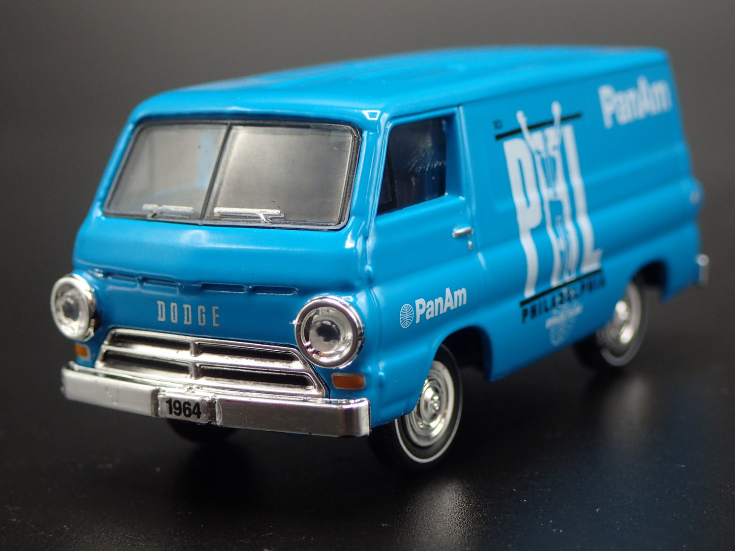 1964 64 DODGE A100 PANEL VAN PAN AM AIRWAYS 1/64 SCALE DIORAMA DIECAST MODEL CAR