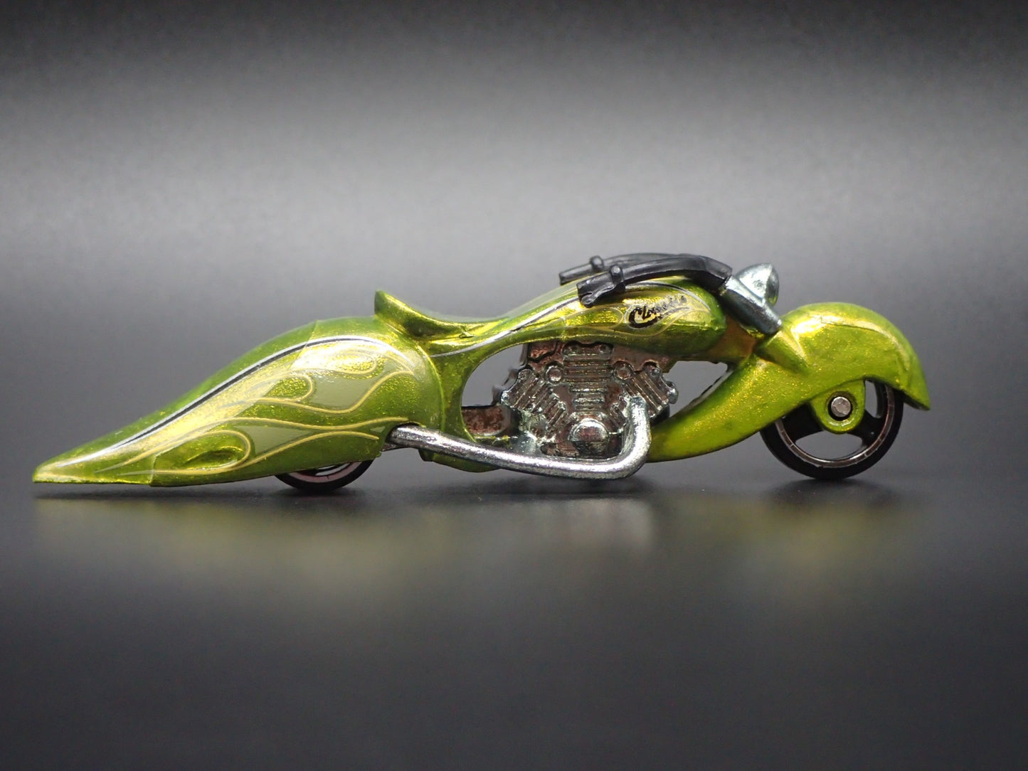 W-OOZIE MOTORCYCLE HOT WHEELS LIME 1:64 HW SCALE DIORAMA DIECAST MODEL CAR