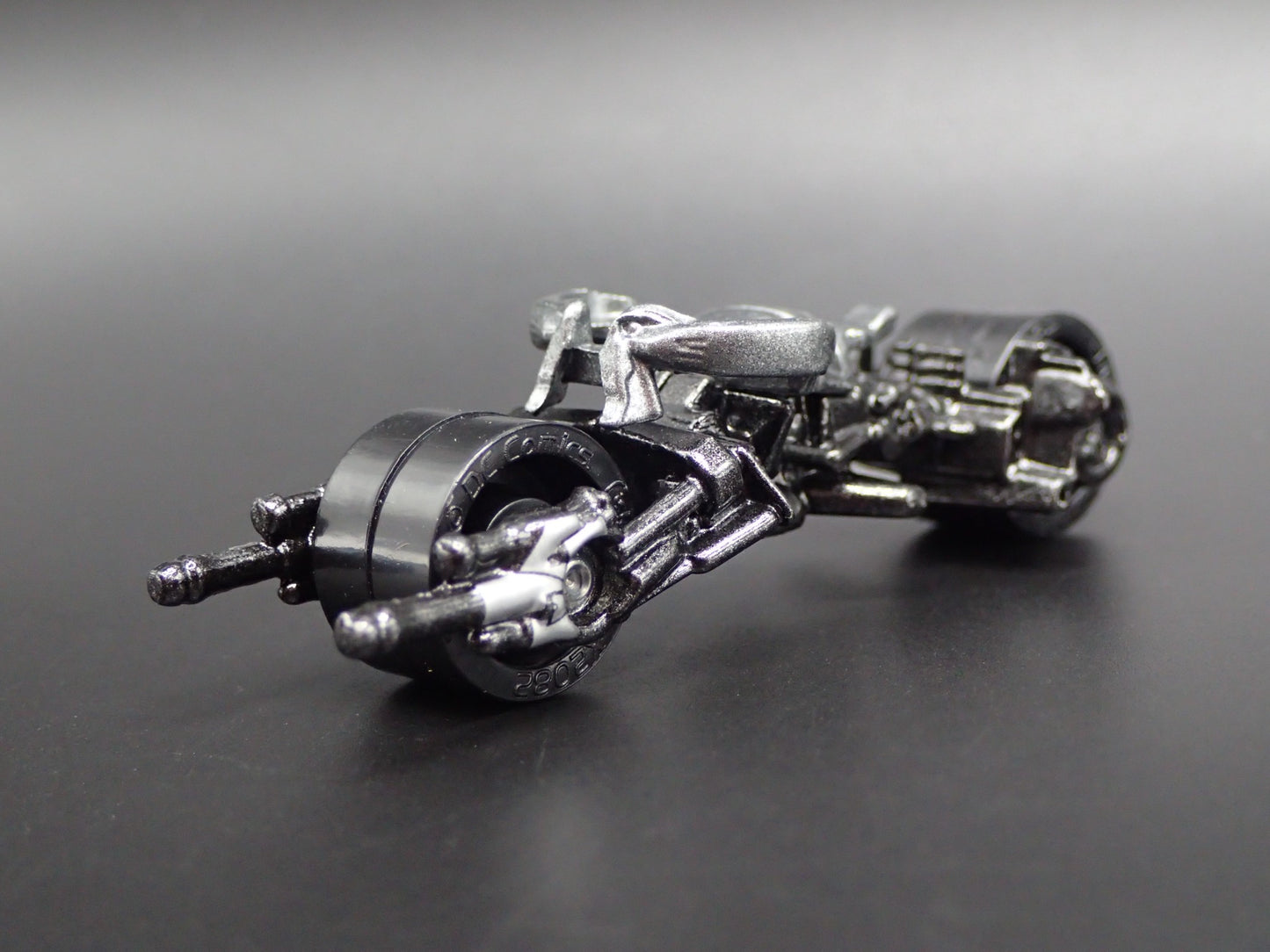 BATMAN BATMOBILE BATPOD BATCYCLE BLACK RARE 1:64 SCALE DIORAMA DIECAST MODEL CAR