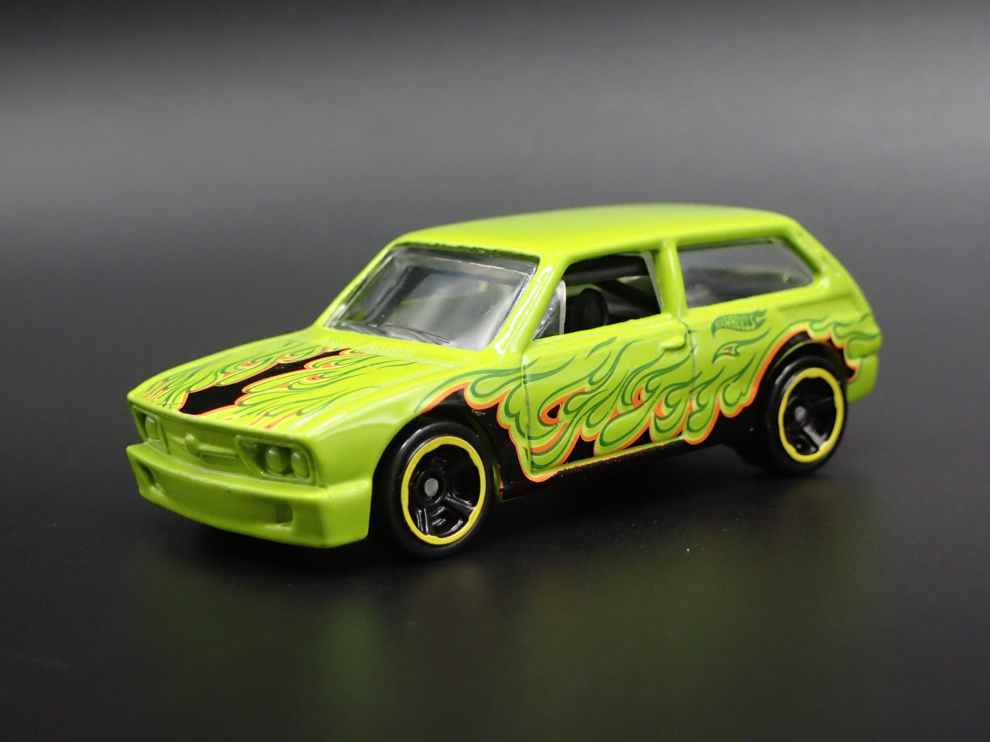 1973-1982 VW VOLKSWAGEN BRASILIA GREEN RARE 1:64 SCALE DIORAMA DIECAST MODEL CAR