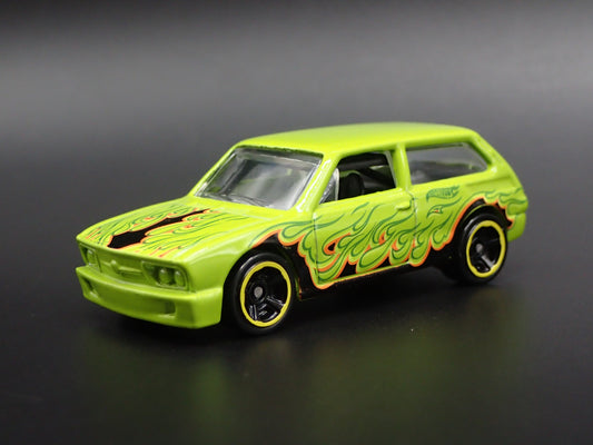 1973-1982 VW VOLKSWAGEN BRASILIA GREEN RARE 1:64 SCALE DIORAMA DIECAST MODEL CAR