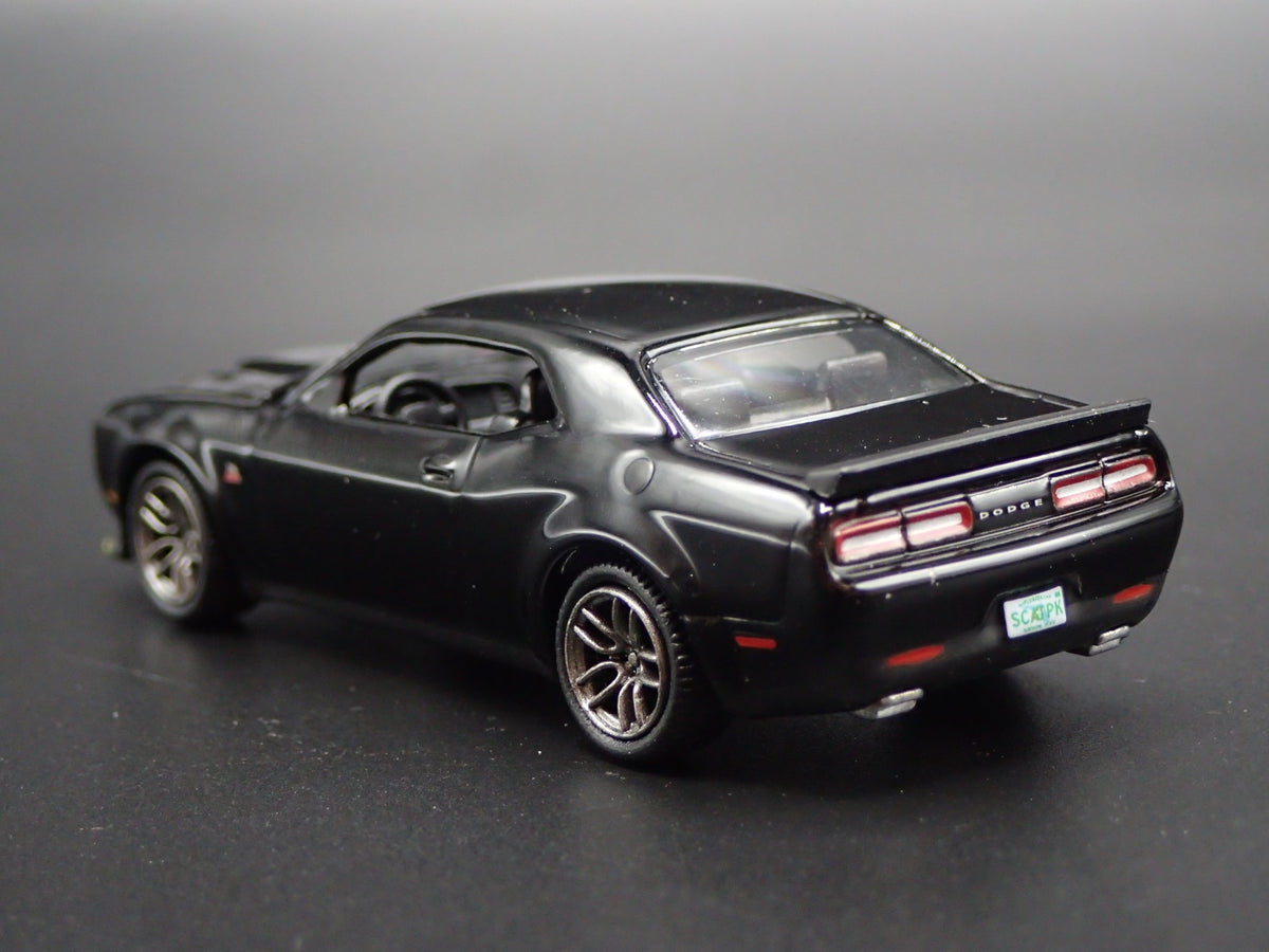 2019 19 DODGE CHALLENGER RT SCAT PACK RARE 1/64 SCALE DIORAMA DIECAST MODEL CAR-Burning Rubber Toy Company