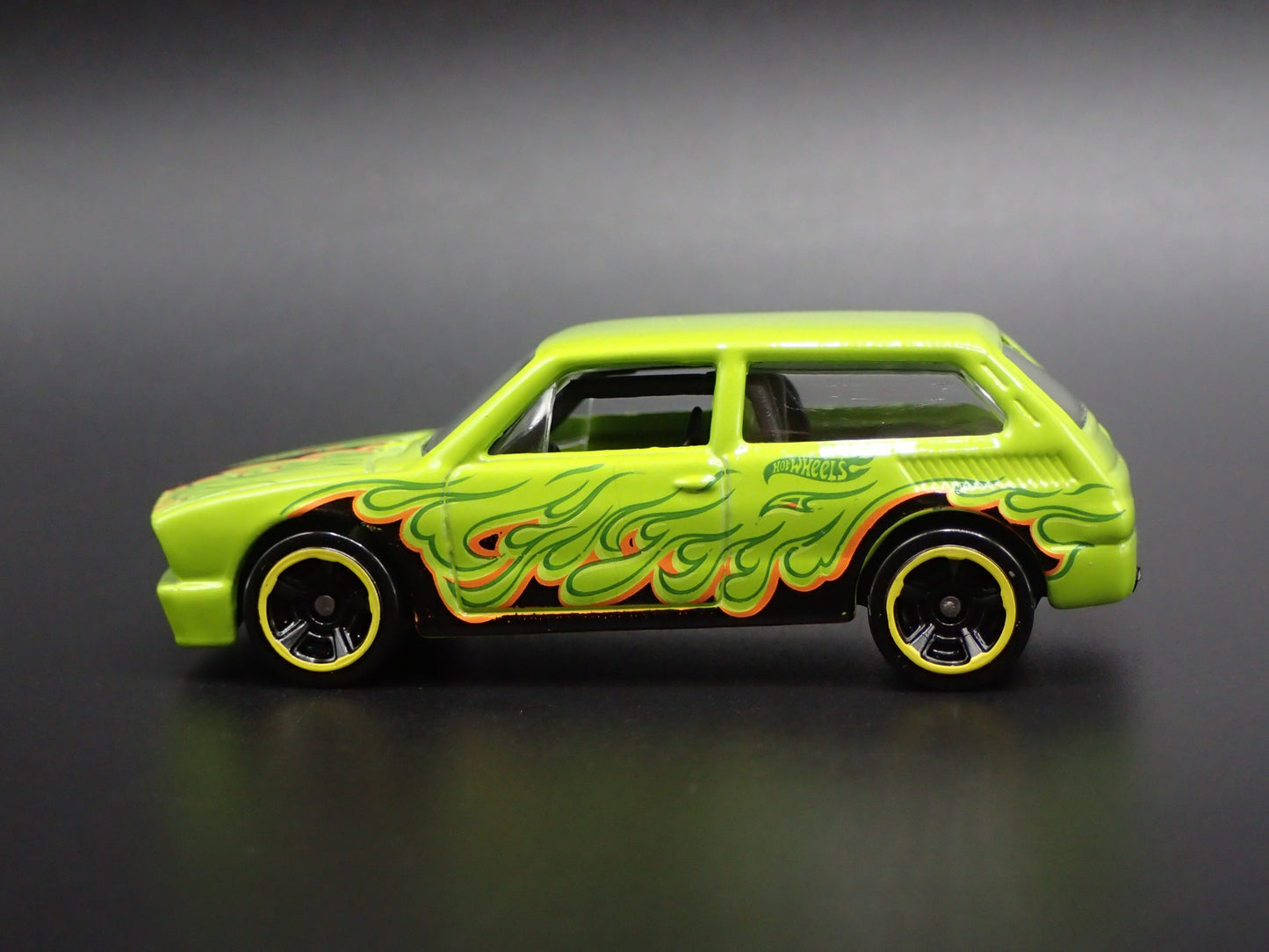 1973-1982 VW VOLKSWAGEN BRASILIA GREEN RARE 1:64 SCALE DIORAMA DIECAST MODEL CAR