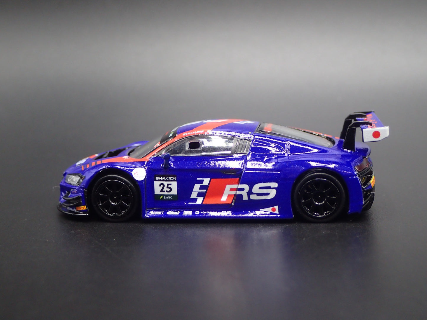 2019 19 AUDI R8 LMS #25 SPORT TEAM WRT BLUE 1:64 SCALE DIORAMA DIECAST MODEL CAR