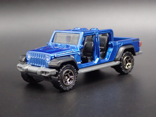2020-2025 JEEP GLADIATOR PICKUP TRUCK JT 1:64 SCALE DIORAMA DIECAST MODEL CAR