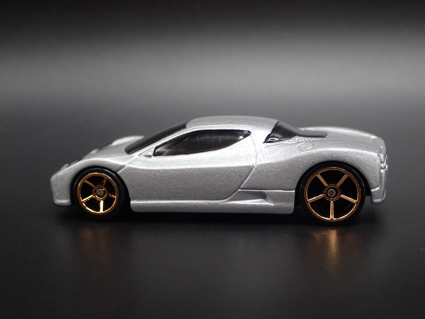 2003 03 ACURA HSC CONCEPT CAR 1:64 SCALE COLLECTIBLE DIORAMA DIECAST MODEL CAR