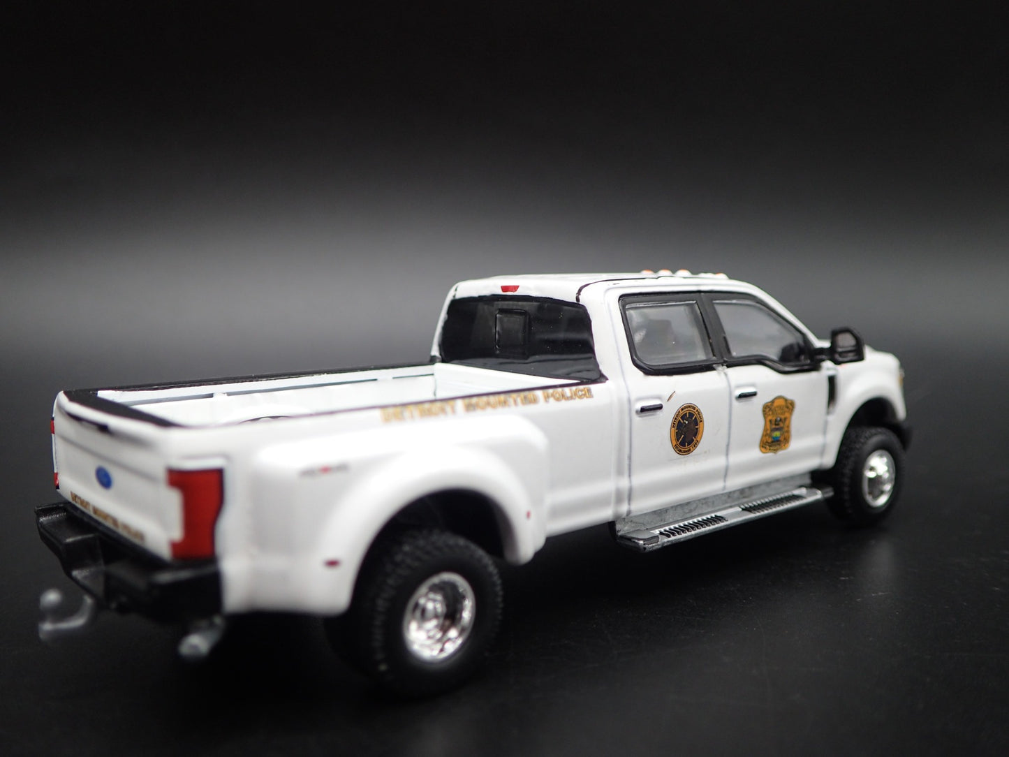 2017 17 FORD F350 DUALLY DETROIT MICHIGAN POLICE 1:64 SCALE DIECAST MODEL CAR