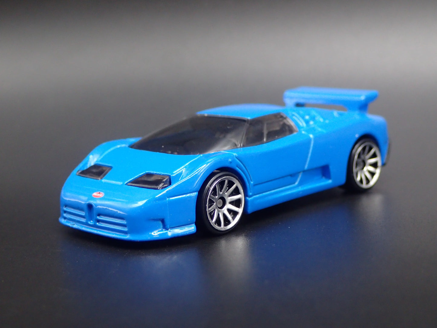 1991-1995 BUGATTI EB110 SS SUPER CAR BLUE 1:64 SCALE DIORAMA DIECAST MODEL CAR