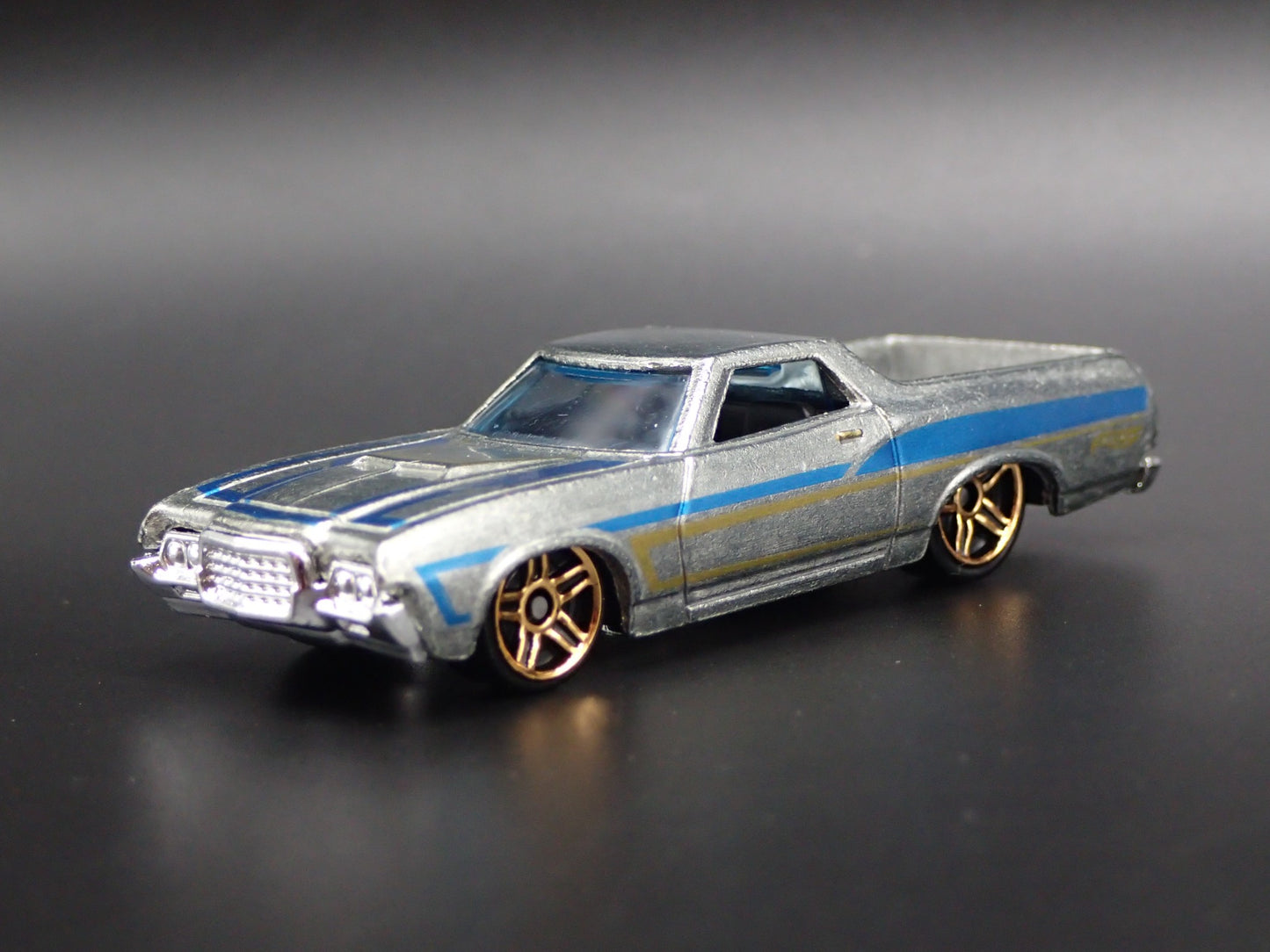 1972 72 FORD RANCHERO PICKUP TRUCK SILVER 1/64 SCALE DIORAMA DIECAST MODEL CAR