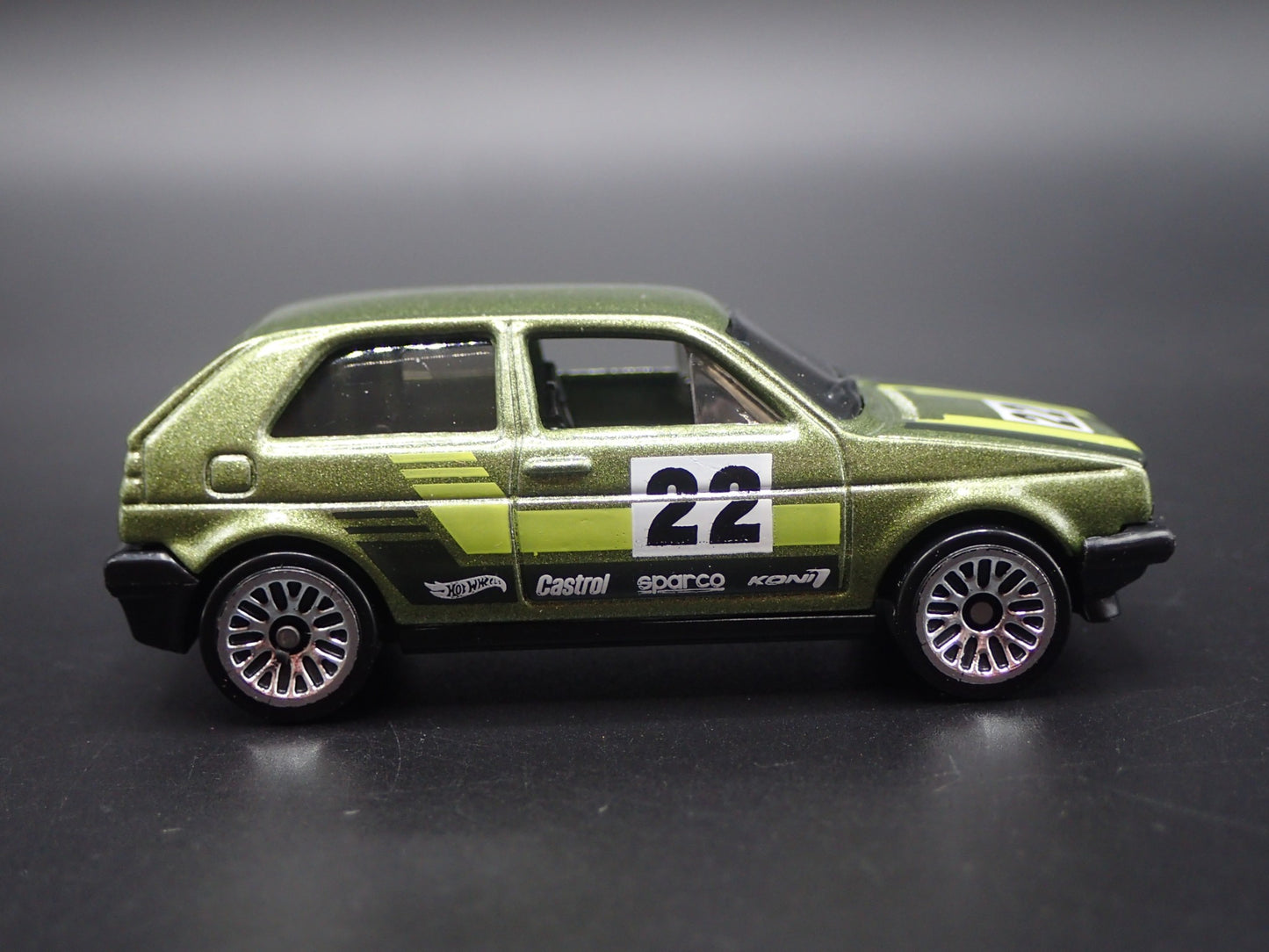 1985-1992 MK2 VW VOLKSWAGEN VW GOLF GREEN 1:64 SCALE DIORAMA DIECAST MODEL CAR
