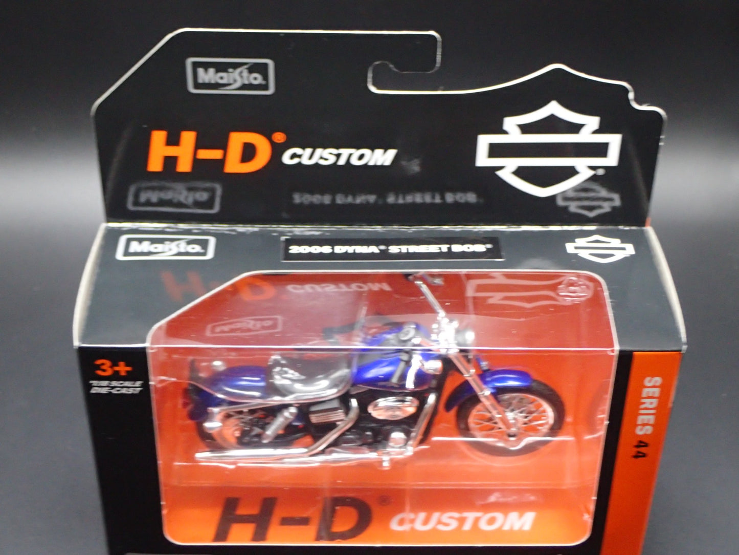 2006 DYNA STREET BOB HARLEY DAVIDSON MOTORCYCLE MAISTO SERIES 44 1/18 MODEL BIKE