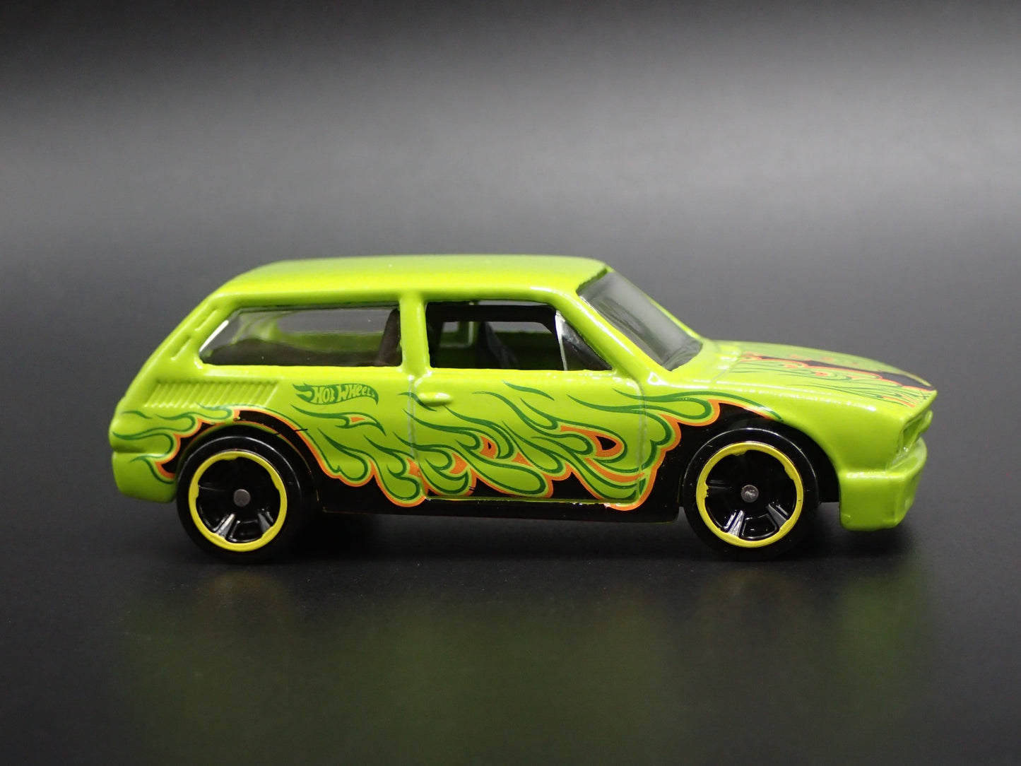 1973-1982 VW VOLKSWAGEN BRASILIA GREEN RARE 1:64 SCALE DIORAMA DIECAST MODEL CAR