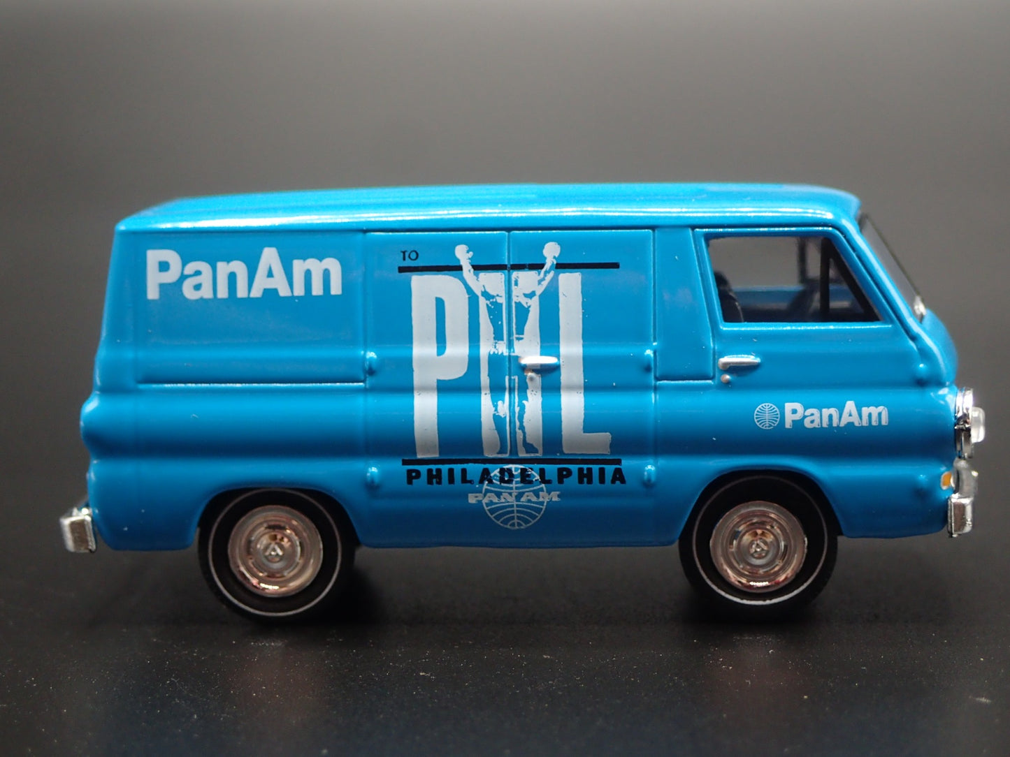 1964 64 DODGE A100 PANEL VAN PAN AM AIRWAYS 1/64 SCALE DIORAMA DIECAST MODEL CAR