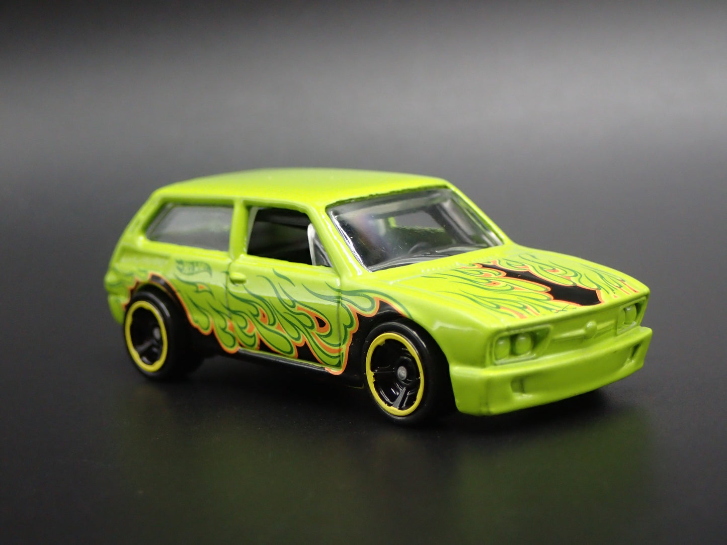 1973-1982 VW VOLKSWAGEN BRASILIA GREEN RARE 1:64 SCALE DIORAMA DIECAST MODEL CAR