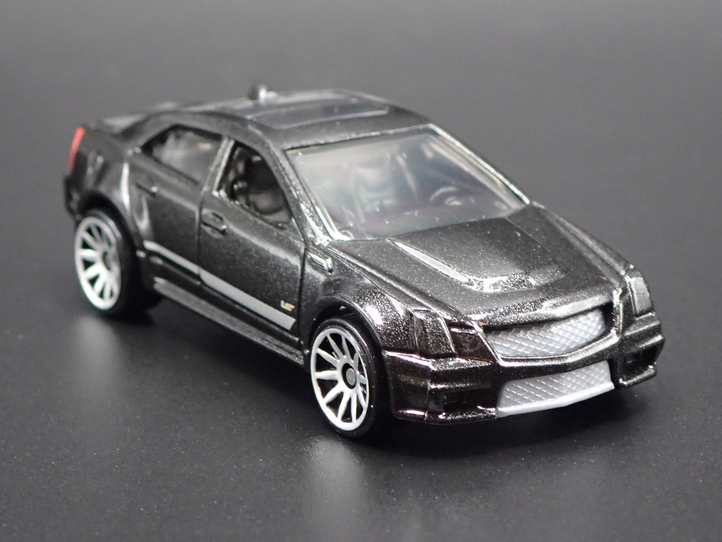 2009-2015 CADILLAC CADDY CTS-V 4 FOUR DOOR 1:64 SCALE DIORAMA DIECAST MODEL CAR