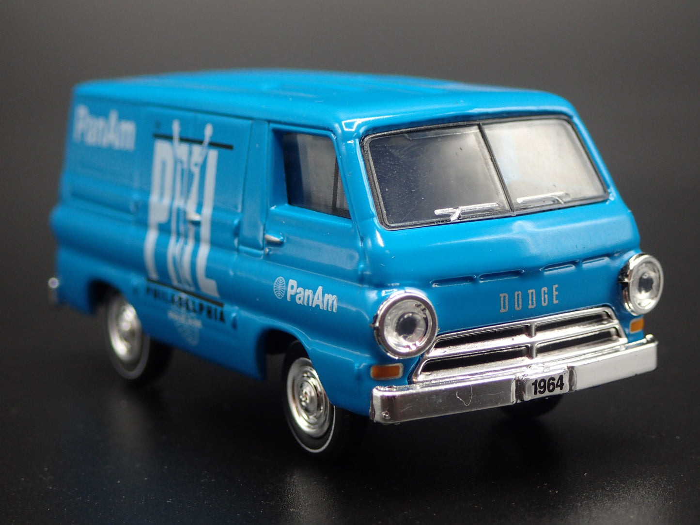 1964 64 DODGE A100 PANEL VAN PAN AM AIRWAYS 1/64 SCALE DIORAMA DIECAST MODEL CAR