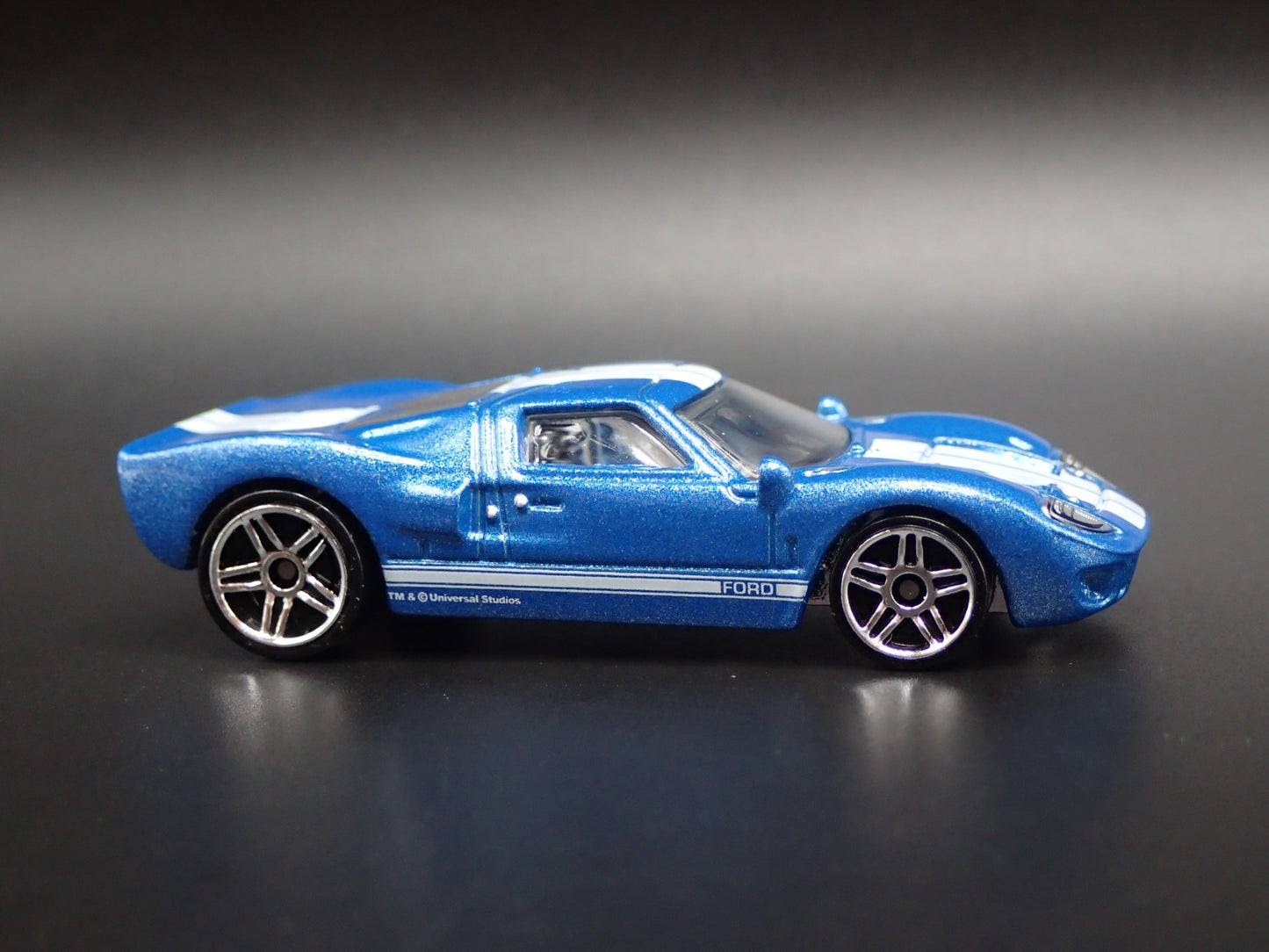 1965 65 FORD GT40 BLUE 1:64 SCALE LIMITED COLLECTIBLE DIORAMA DIECAST MODEL CAR
