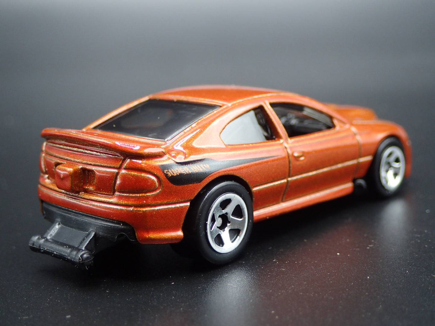 2004-2006 PONTIAC GTO ORANGE 1:64 SCALE COLLECTIBLE DIORAMA DIECAST MODEL CAR
