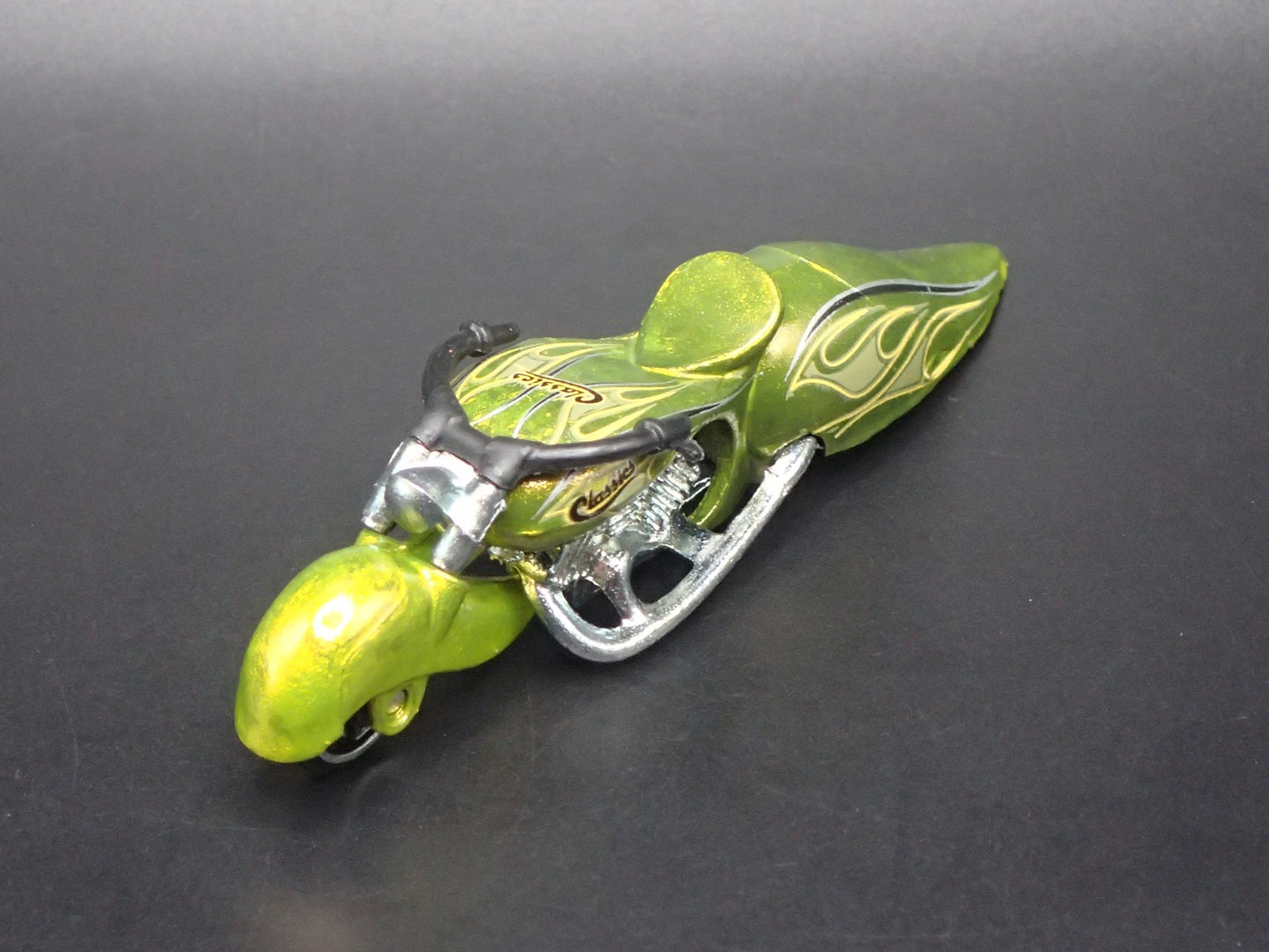 W-OOZIE MOTORCYCLE HOT WHEELS LIME 1:64 HW SCALE DIORAMA DIECAST MODEL CAR