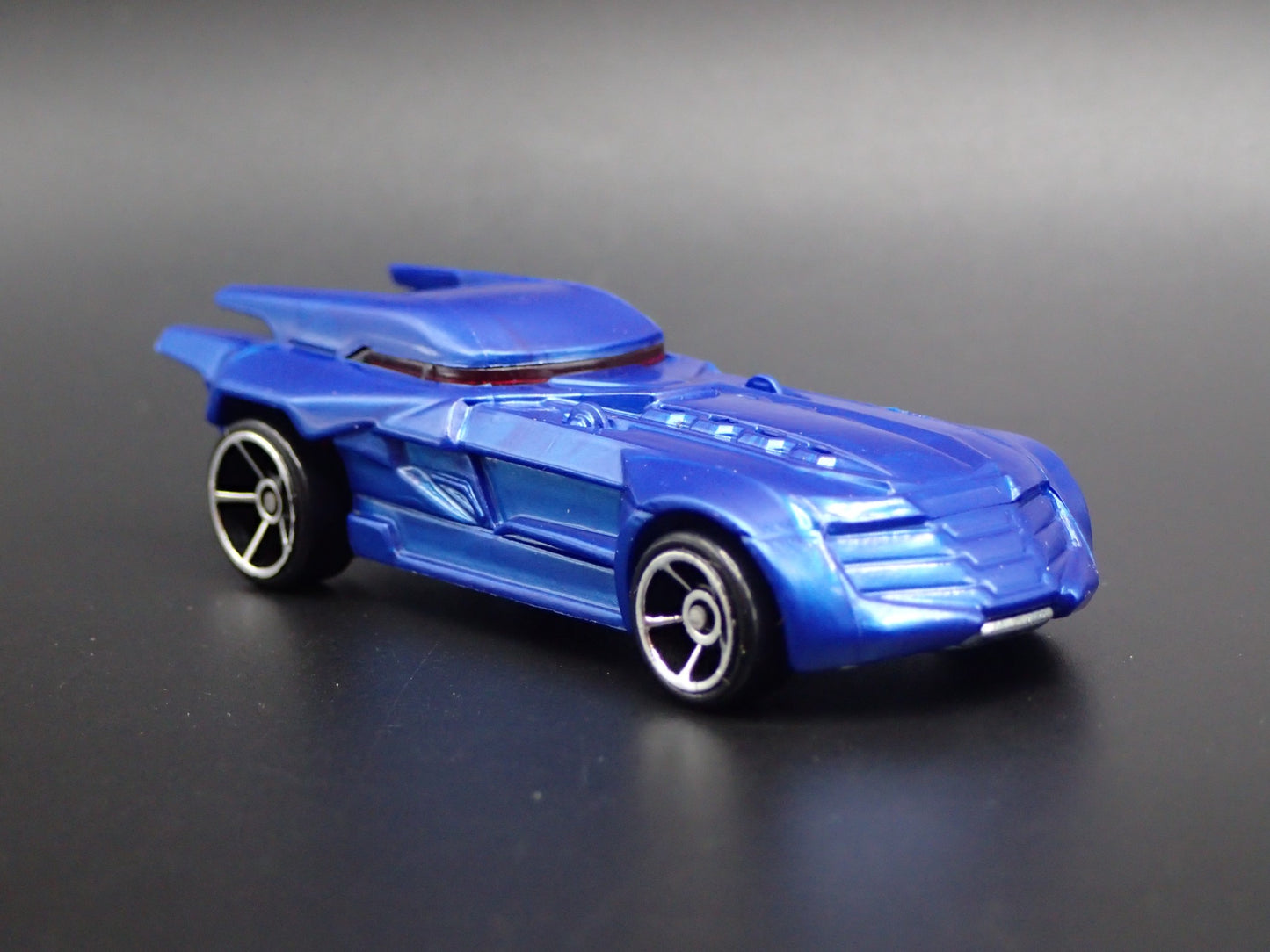 THE BATMAN BATMOBILE BLUE RARE 1:64 SCALE COLLECTIBLE DIORAMA DIECAST MODEL CAR