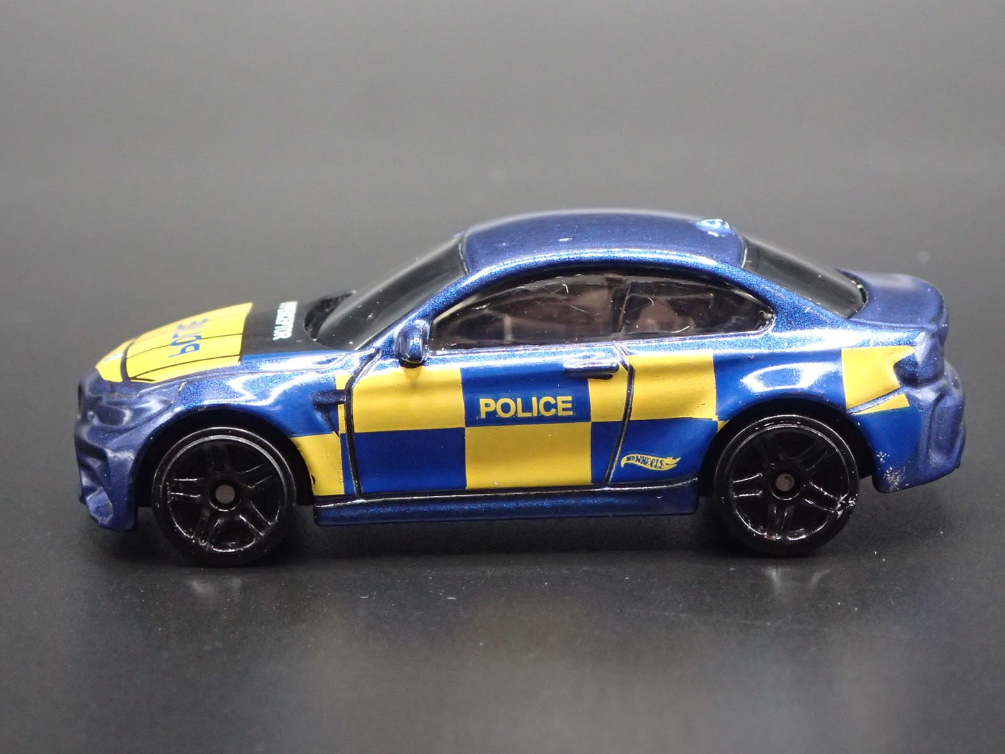 2016-2021 BMW M2 COUPE POLICE 1:64 SCALE COLLECTIBLE DIORAMA DIECAST MODEL CAR