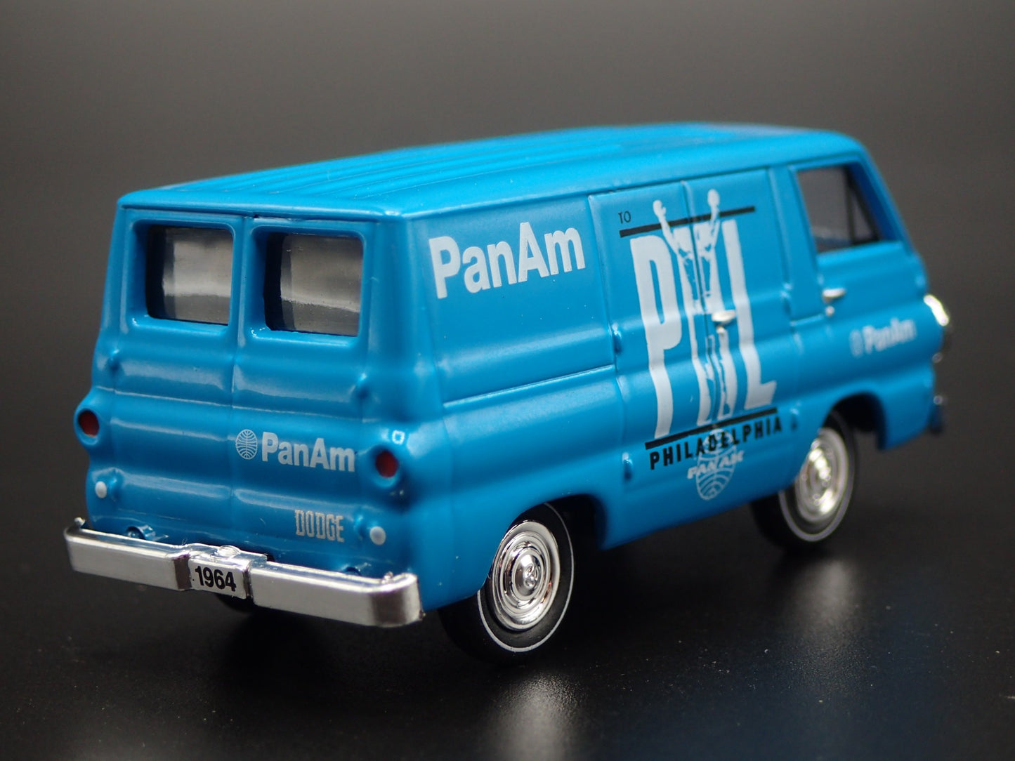 1964 64 DODGE A100 PANEL VAN PAN AM AIRWAYS 1/64 SCALE DIORAMA DIECAST MODEL CAR