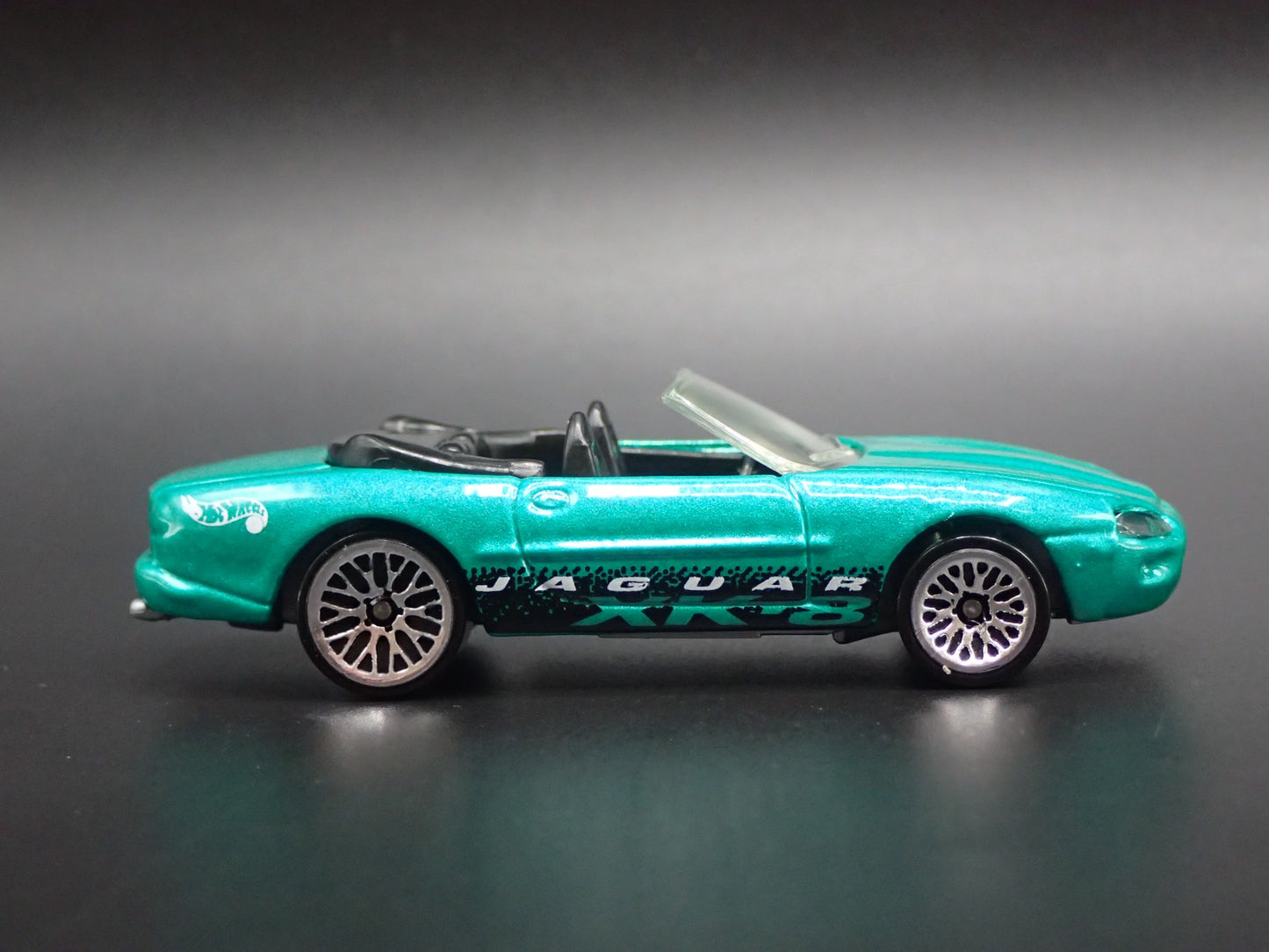 1996-2006 JAGUAR XK8 CONVERTIBLE GREEN 1/64 SCALE COLLECTIBLE DIECAST MODEL CAR